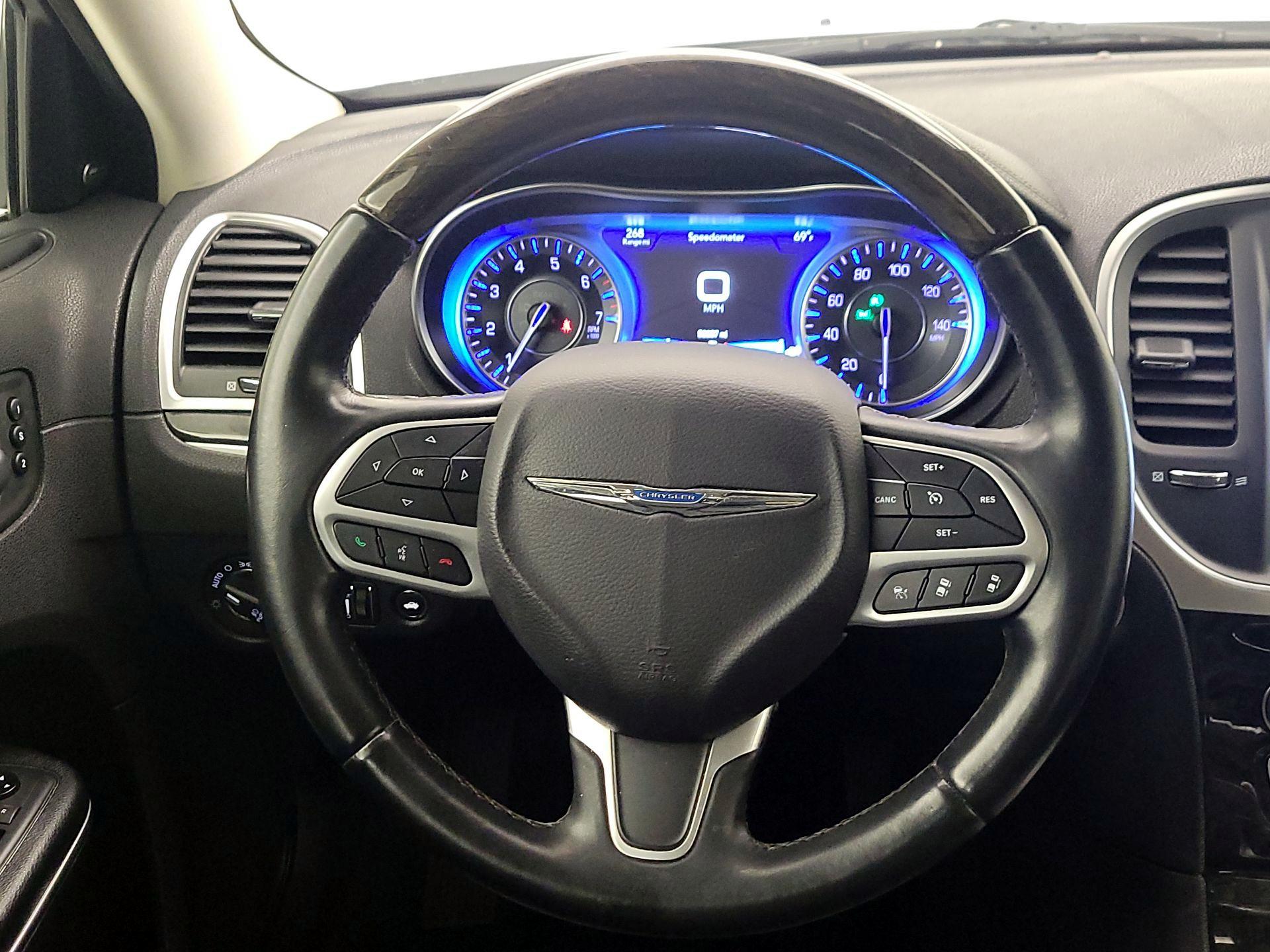 Thumbnail: 2018 Chrysler 300 - 10