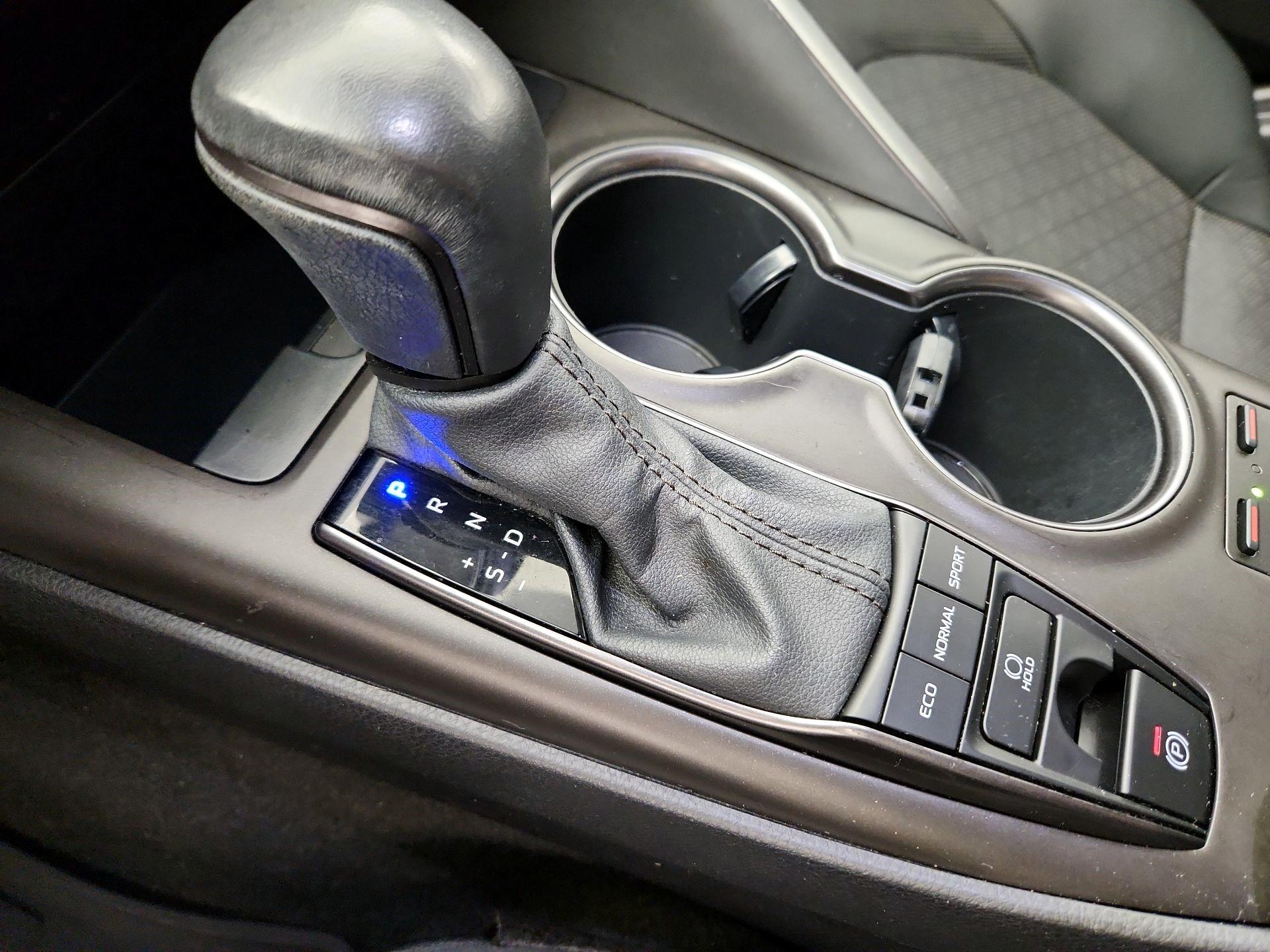 Thumbnail: 2021 Toyota Camry - 18