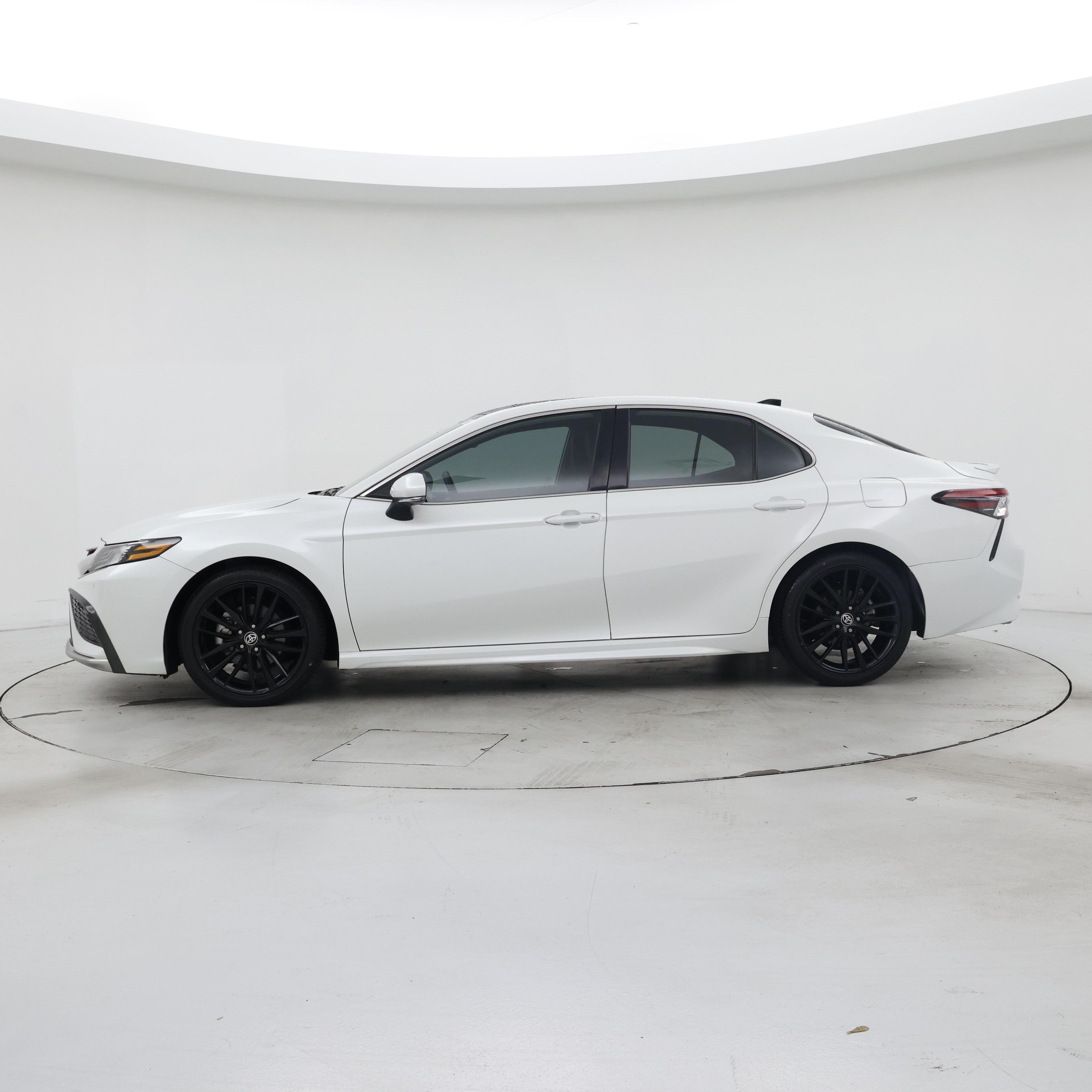 Thumbnail: 2021 Toyota Camry - 3