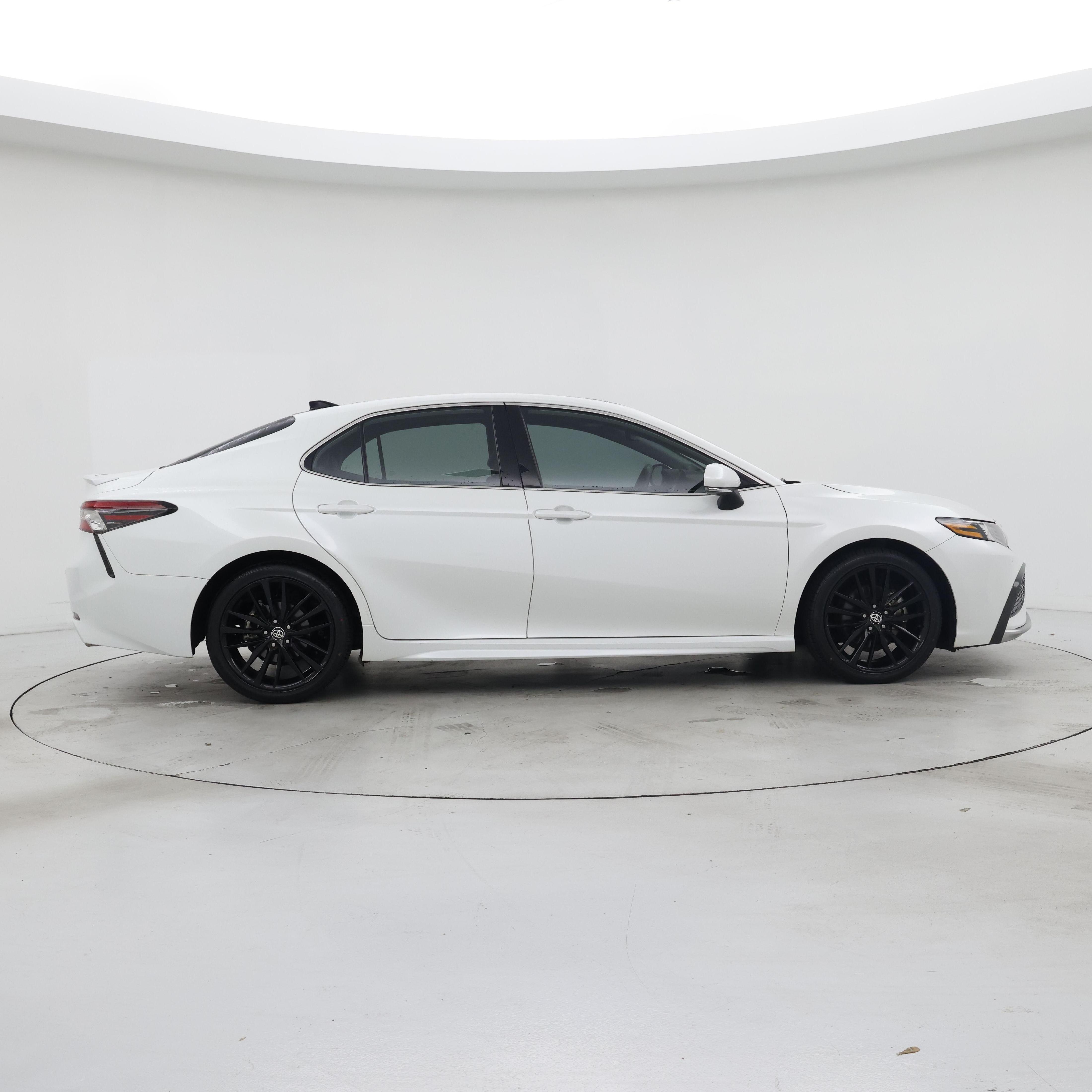 Thumbnail: 2021 Toyota Camry - 7