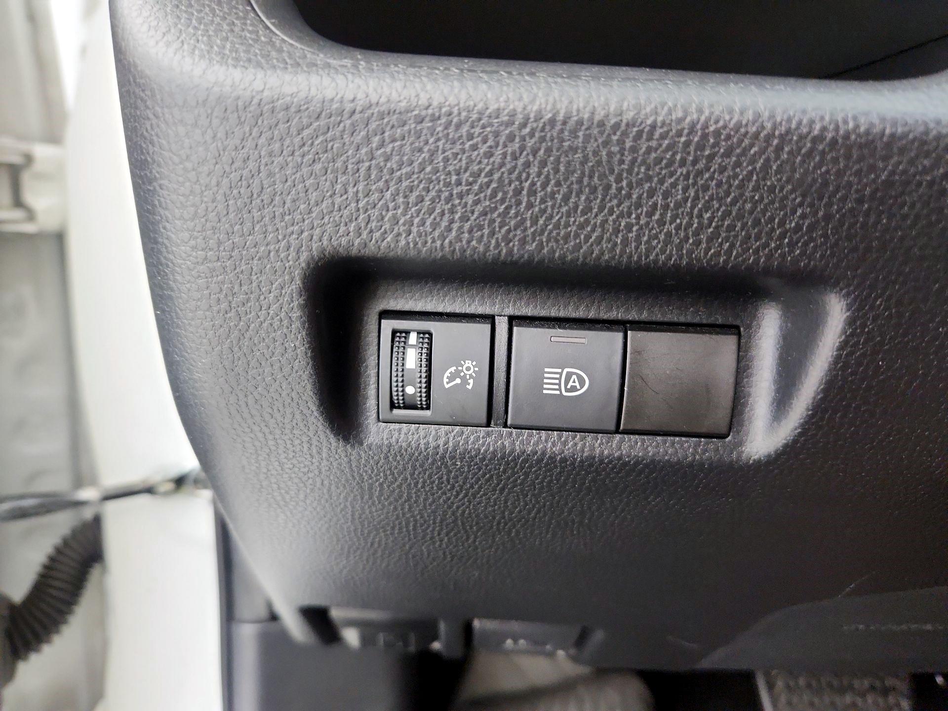 Thumbnail: 2019 Toyota RAV4 - 13