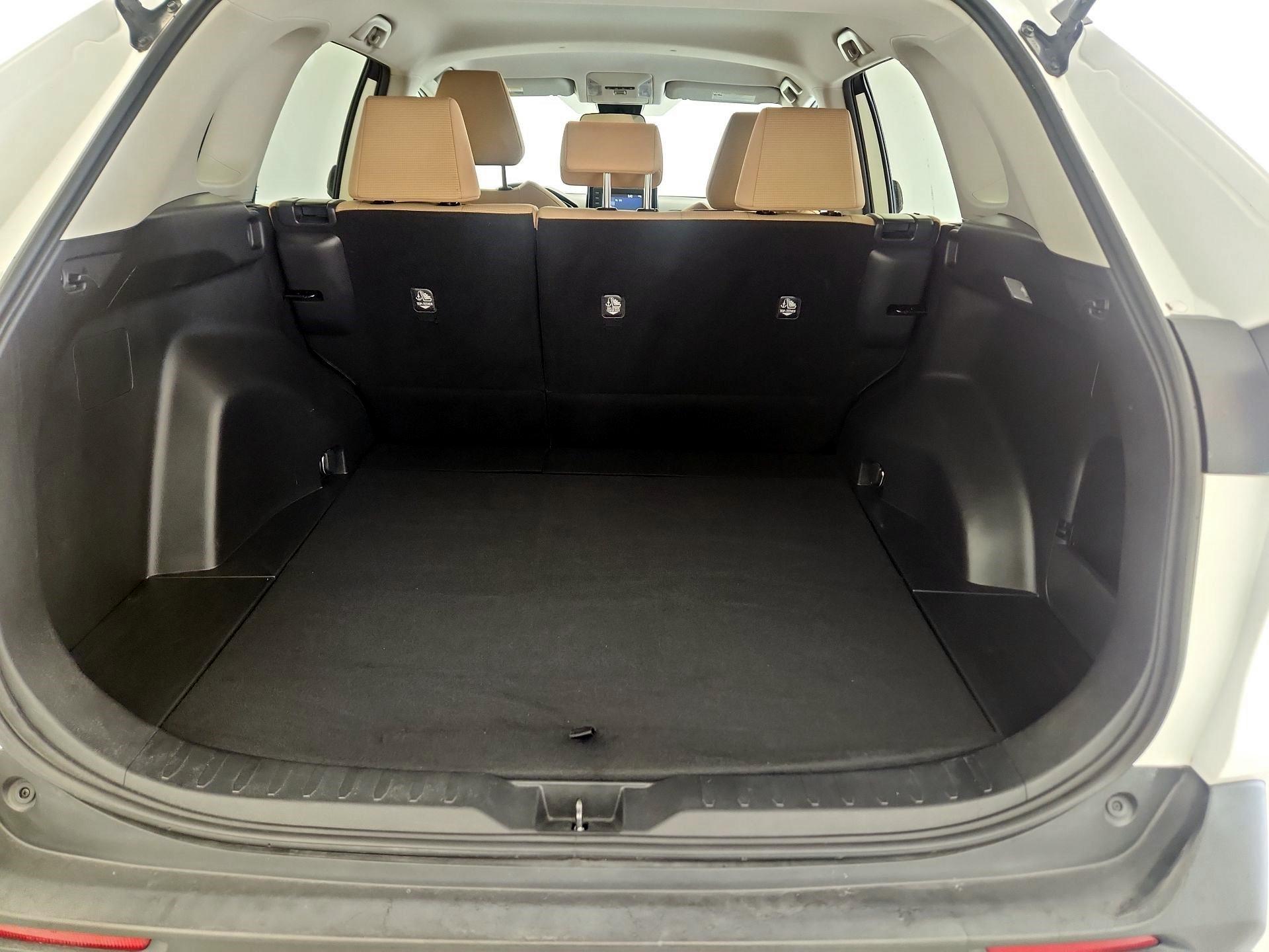 Thumbnail: 2019 Toyota RAV4 - 20
