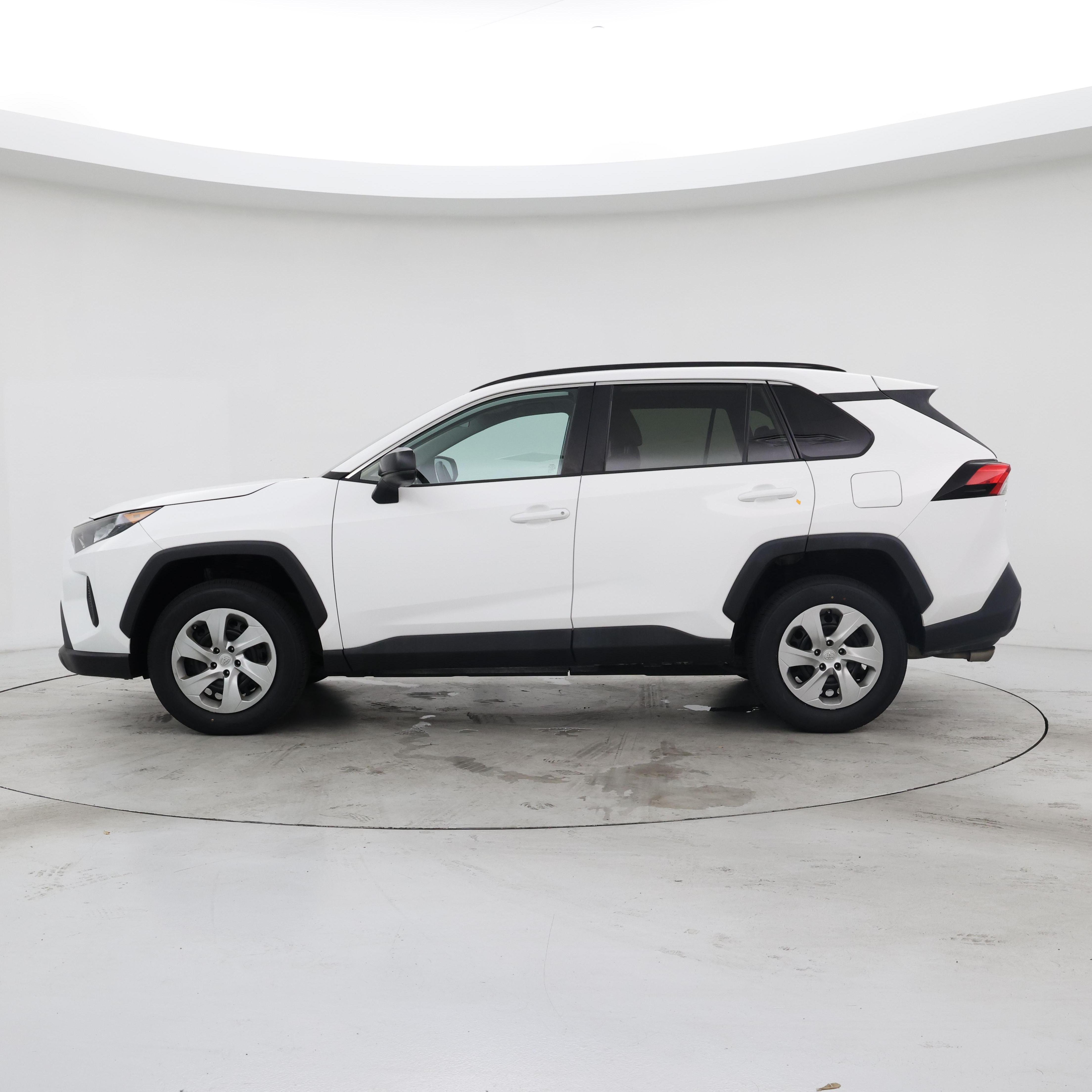 Thumbnail: 2019 Toyota RAV4 - 3