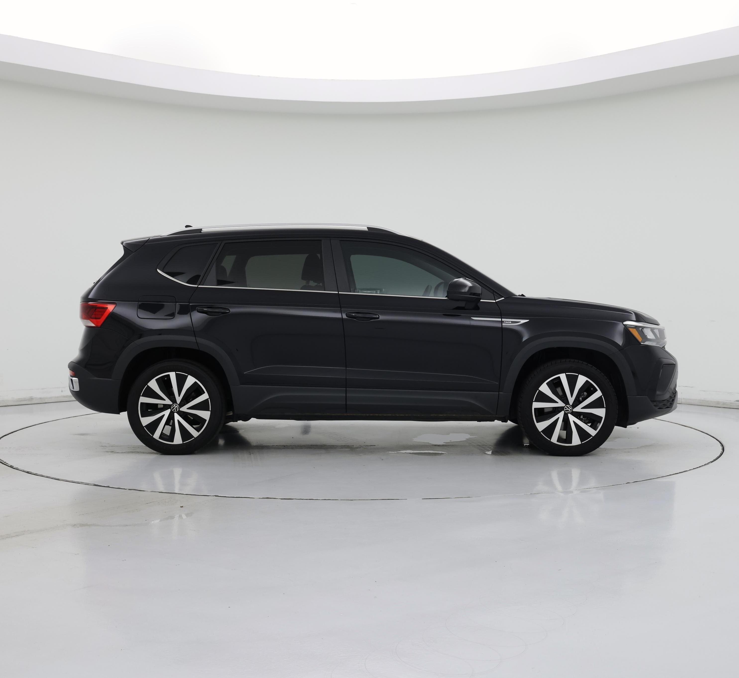 Thumbnail: 2023 Volkswagen Taos - 7