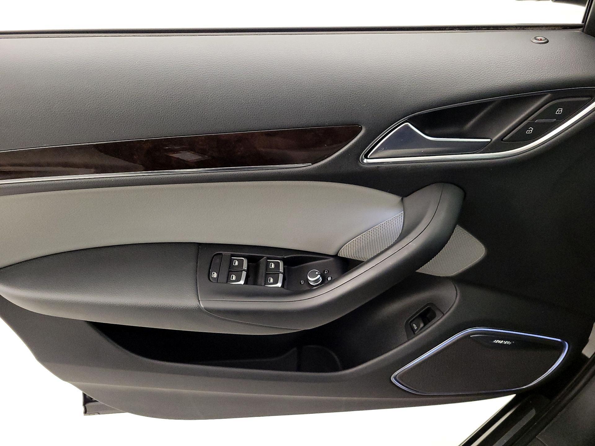 Thumbnail: 2017 Audi Q3 - 12
