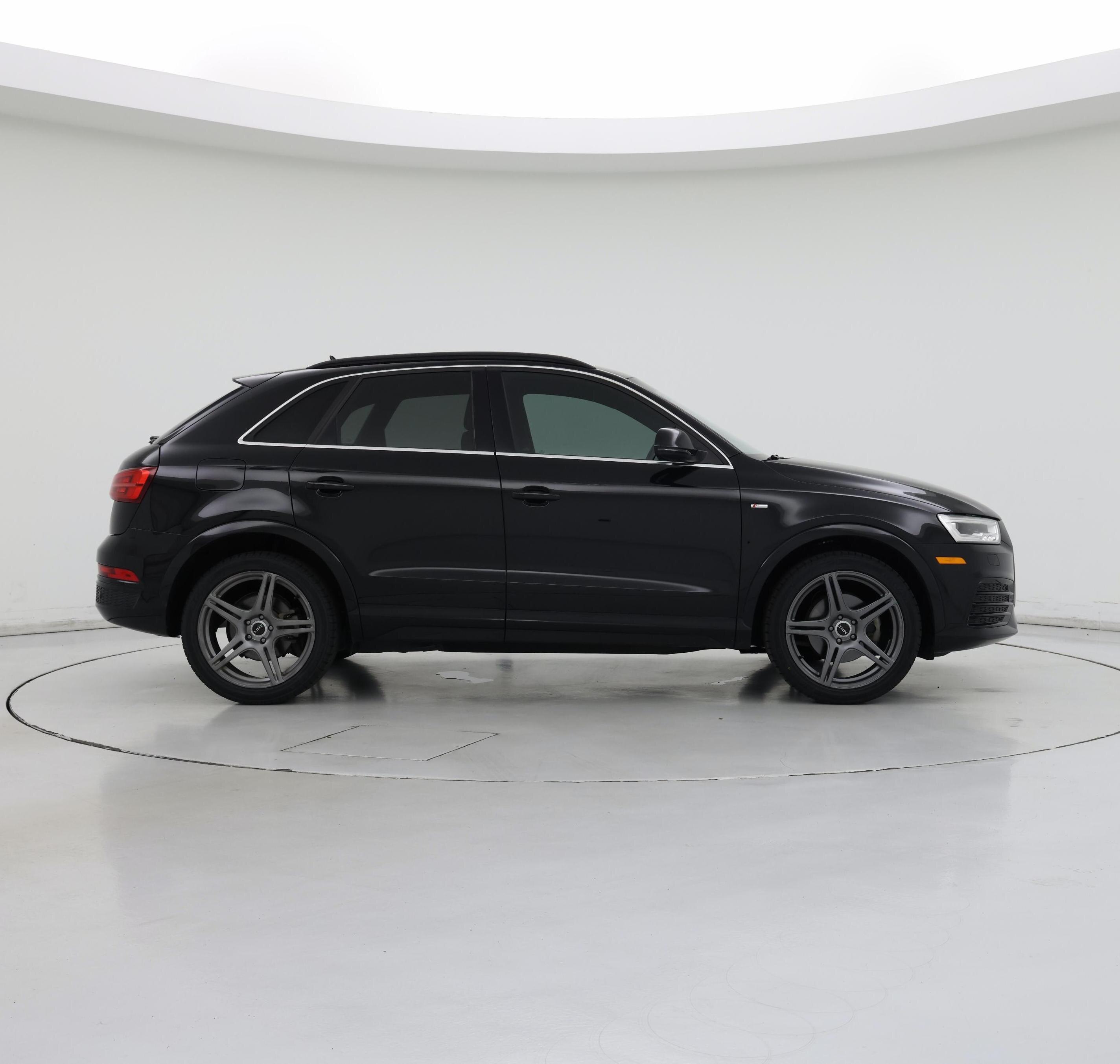 Thumbnail: 2017 Audi Q3 - 7