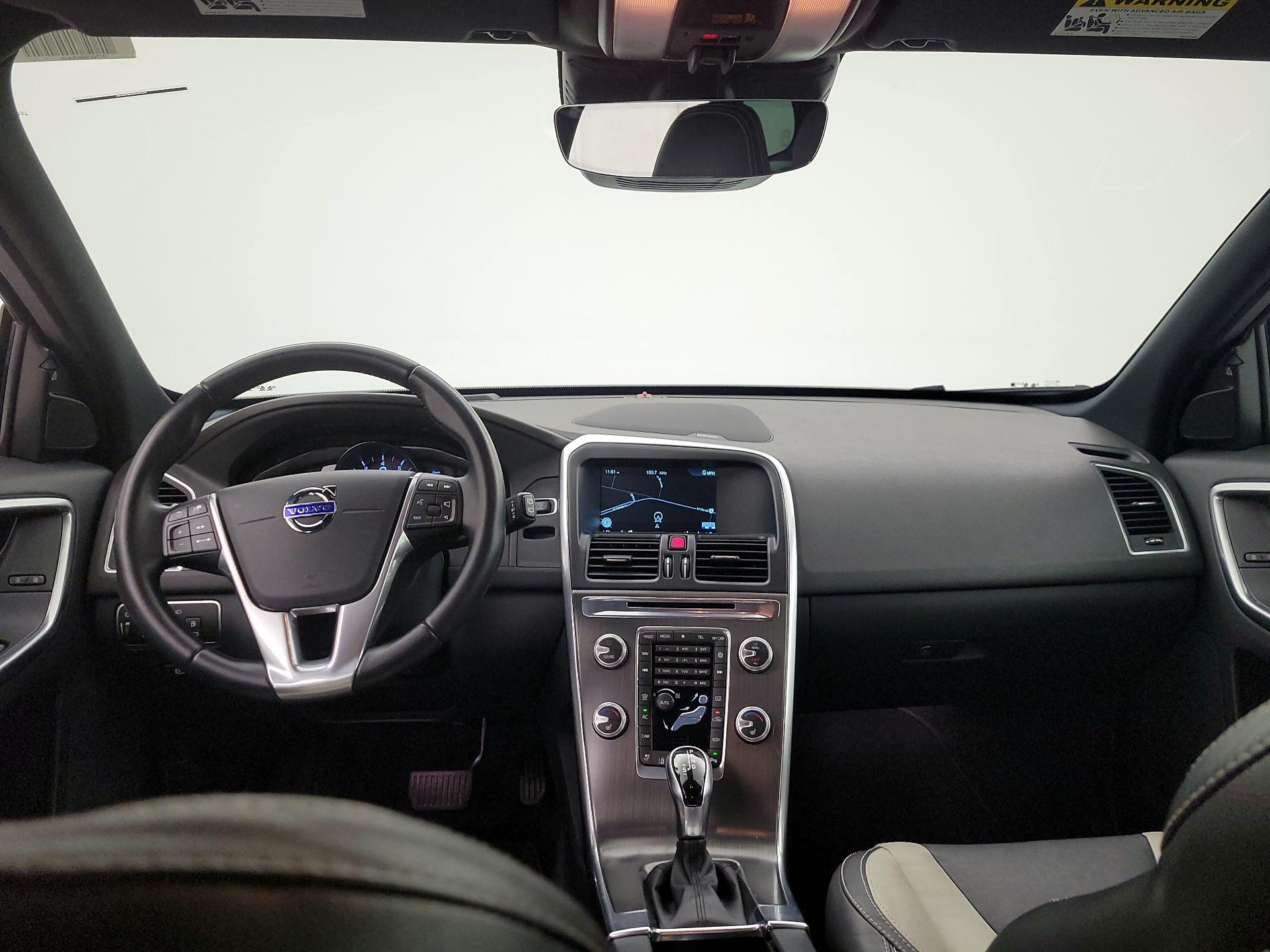 Thumbnail: 2016 Volvo XC60 - 9
