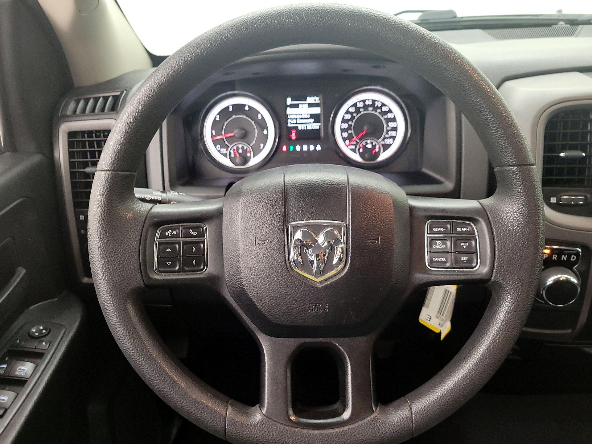 Thumbnail: 2019 RAM 1500 Classic - 10