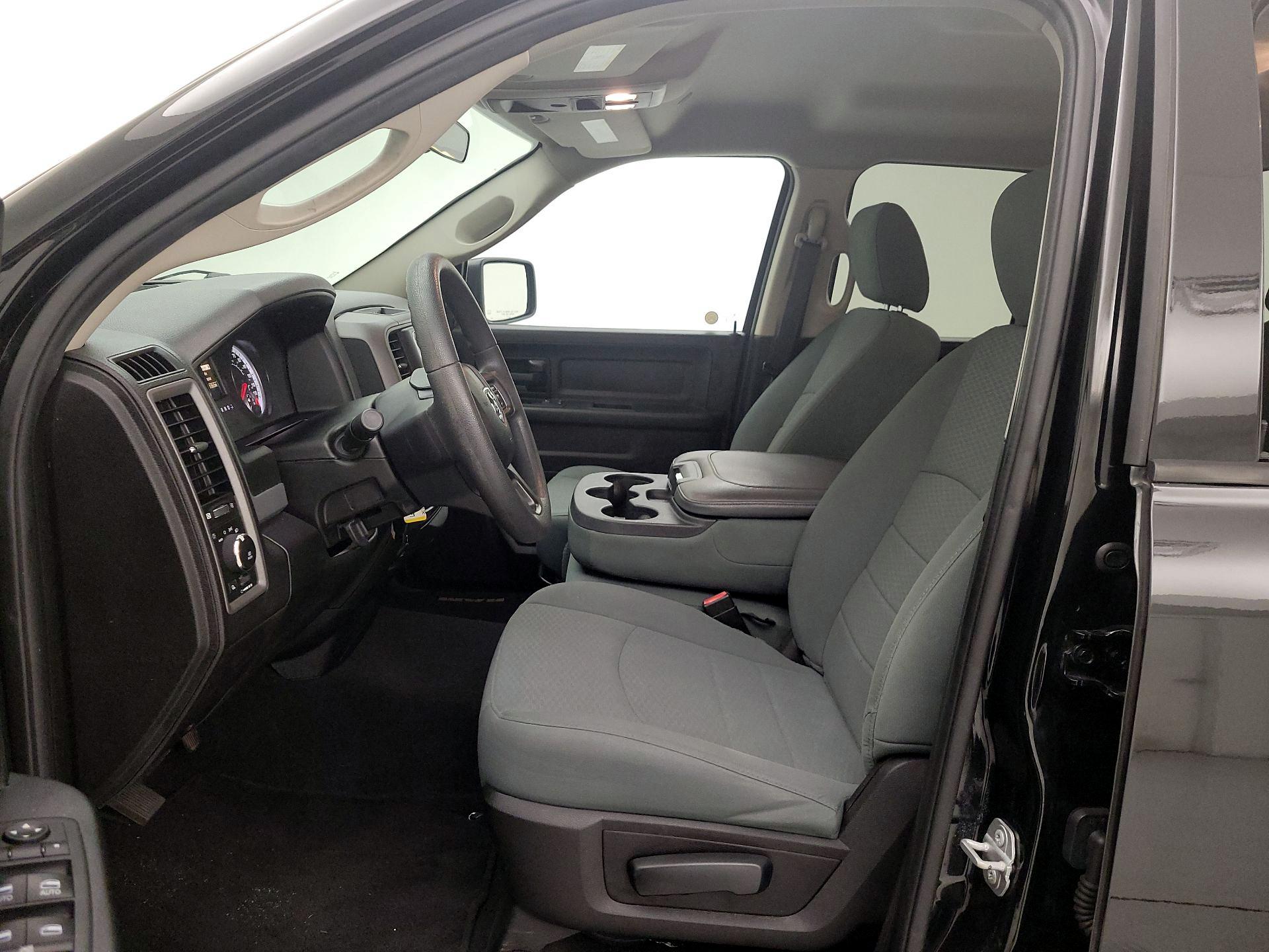 Thumbnail: 2019 RAM 1500 Classic - 11