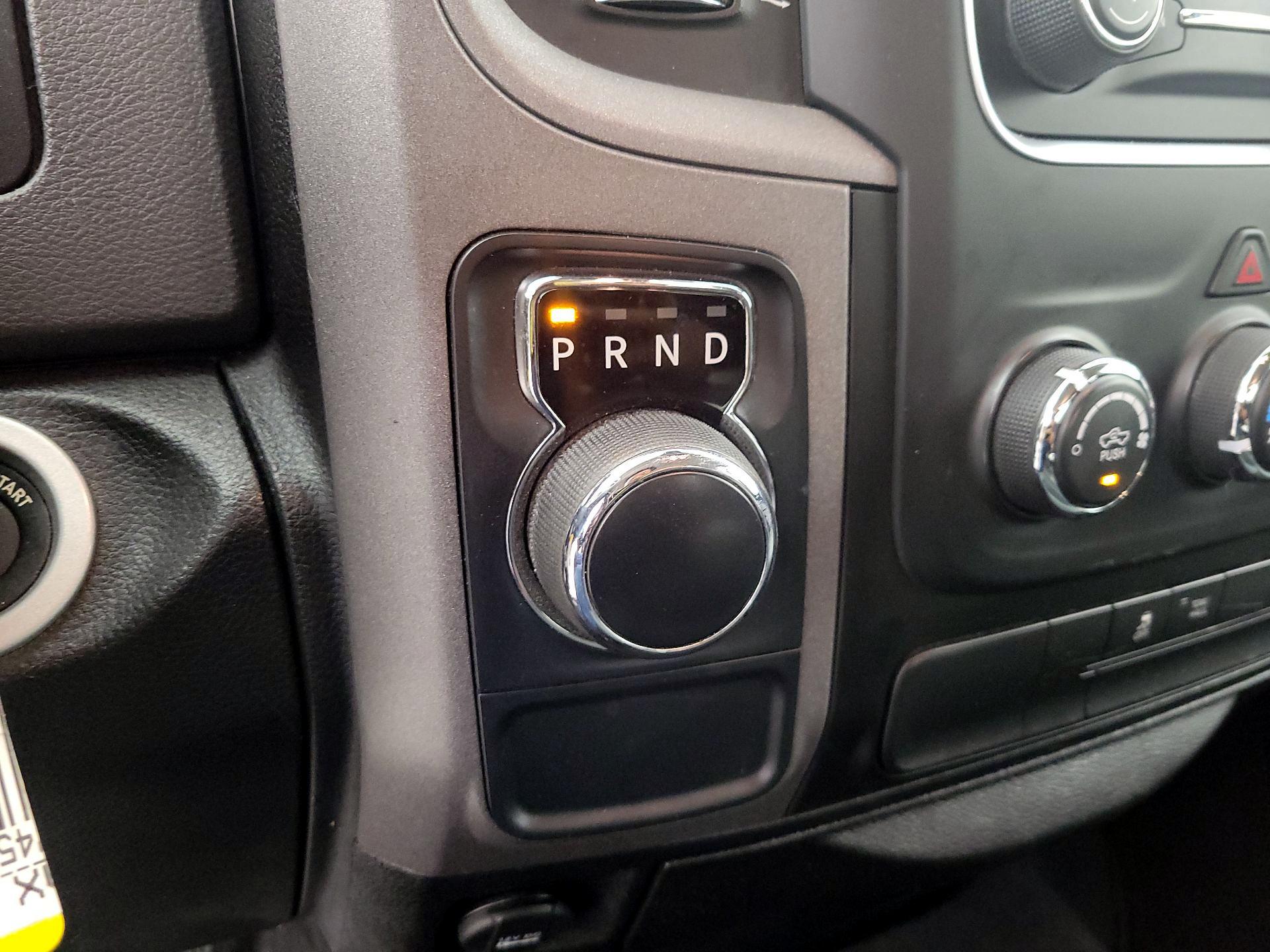 Thumbnail: 2019 RAM 1500 Classic - 17