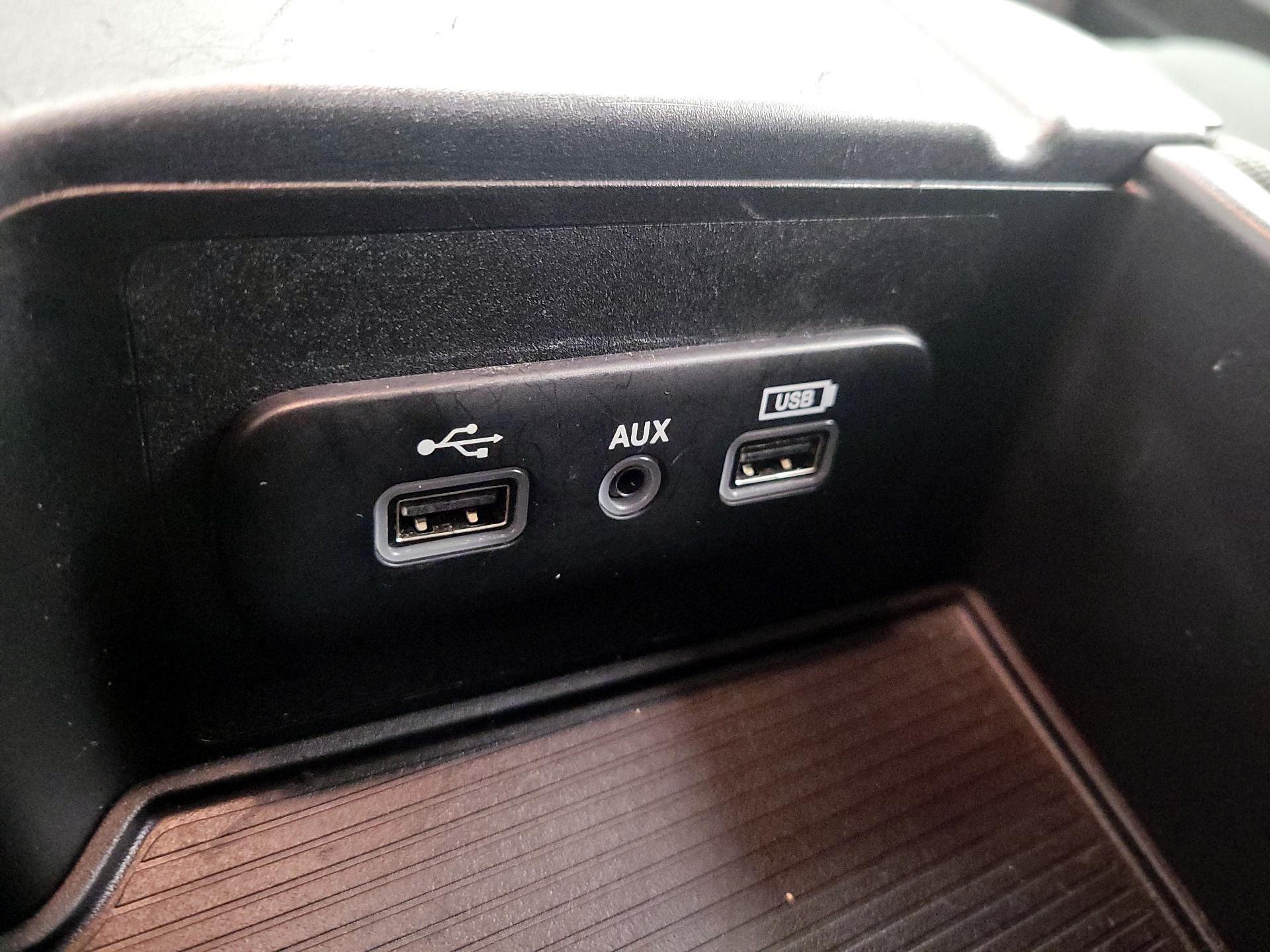 Thumbnail: 2019 RAM 1500 Classic - 18