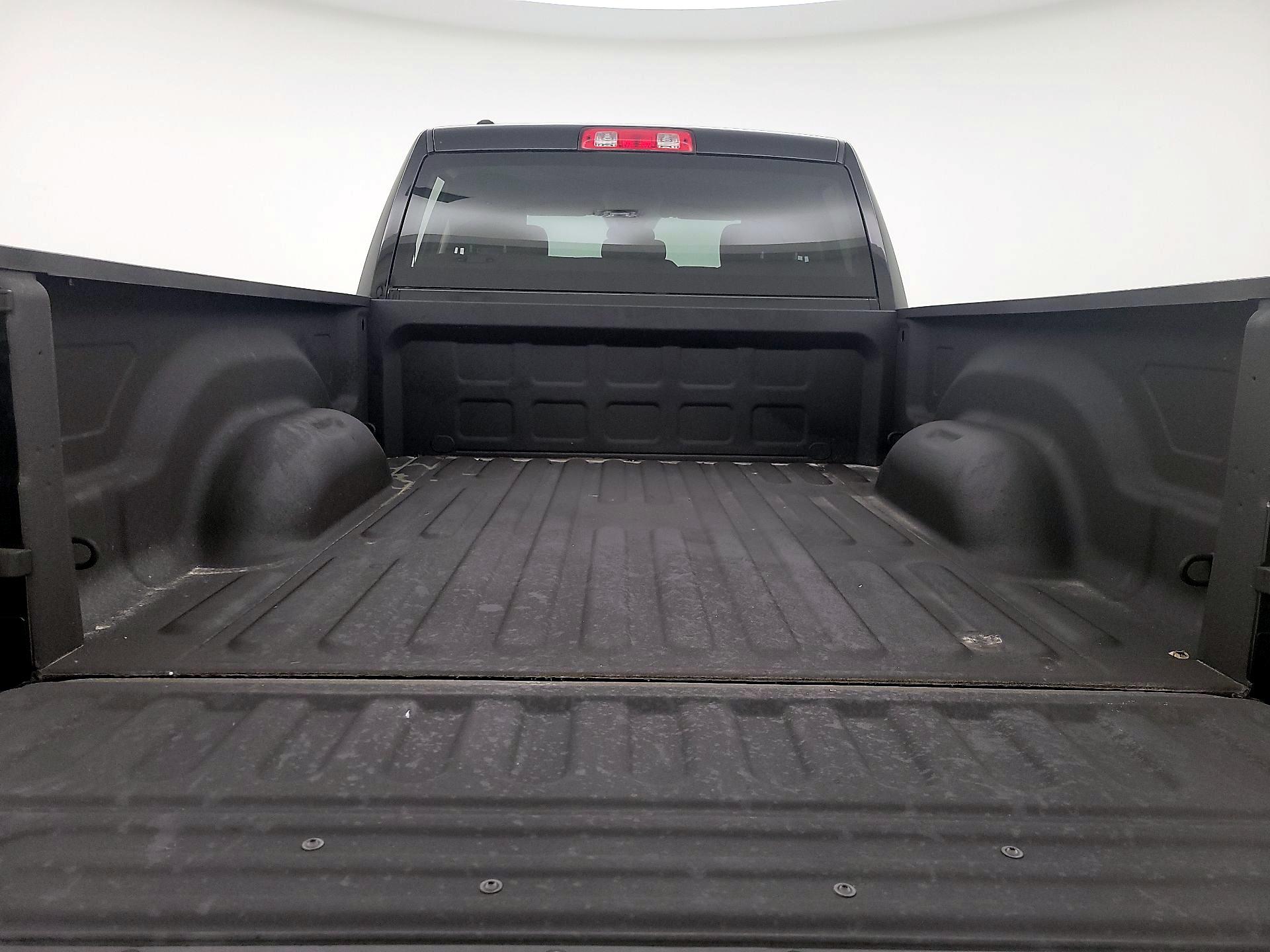 Thumbnail: 2019 RAM 1500 Classic - 20