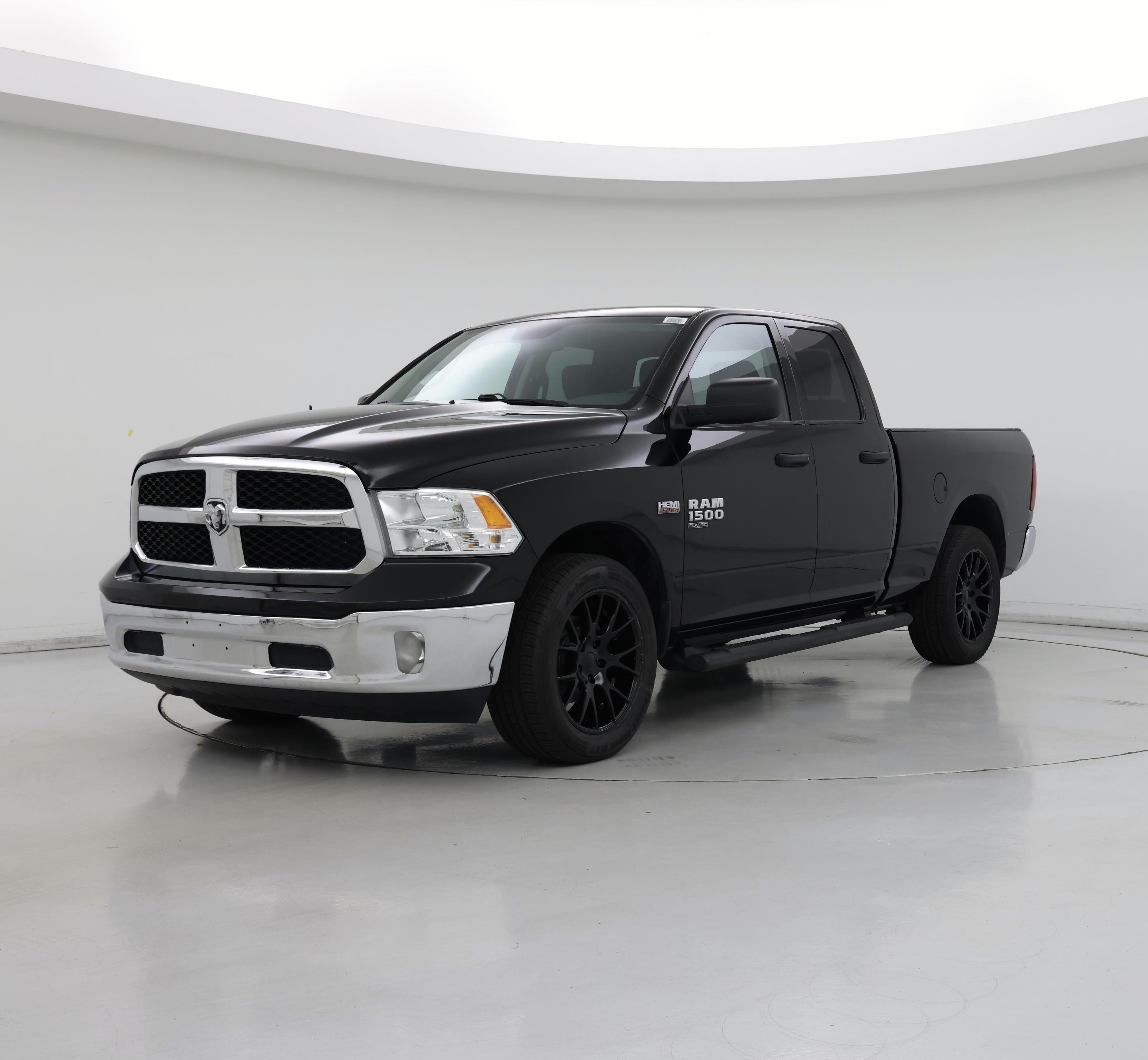 Thumbnail: 2019 RAM 1500 Classic - 4