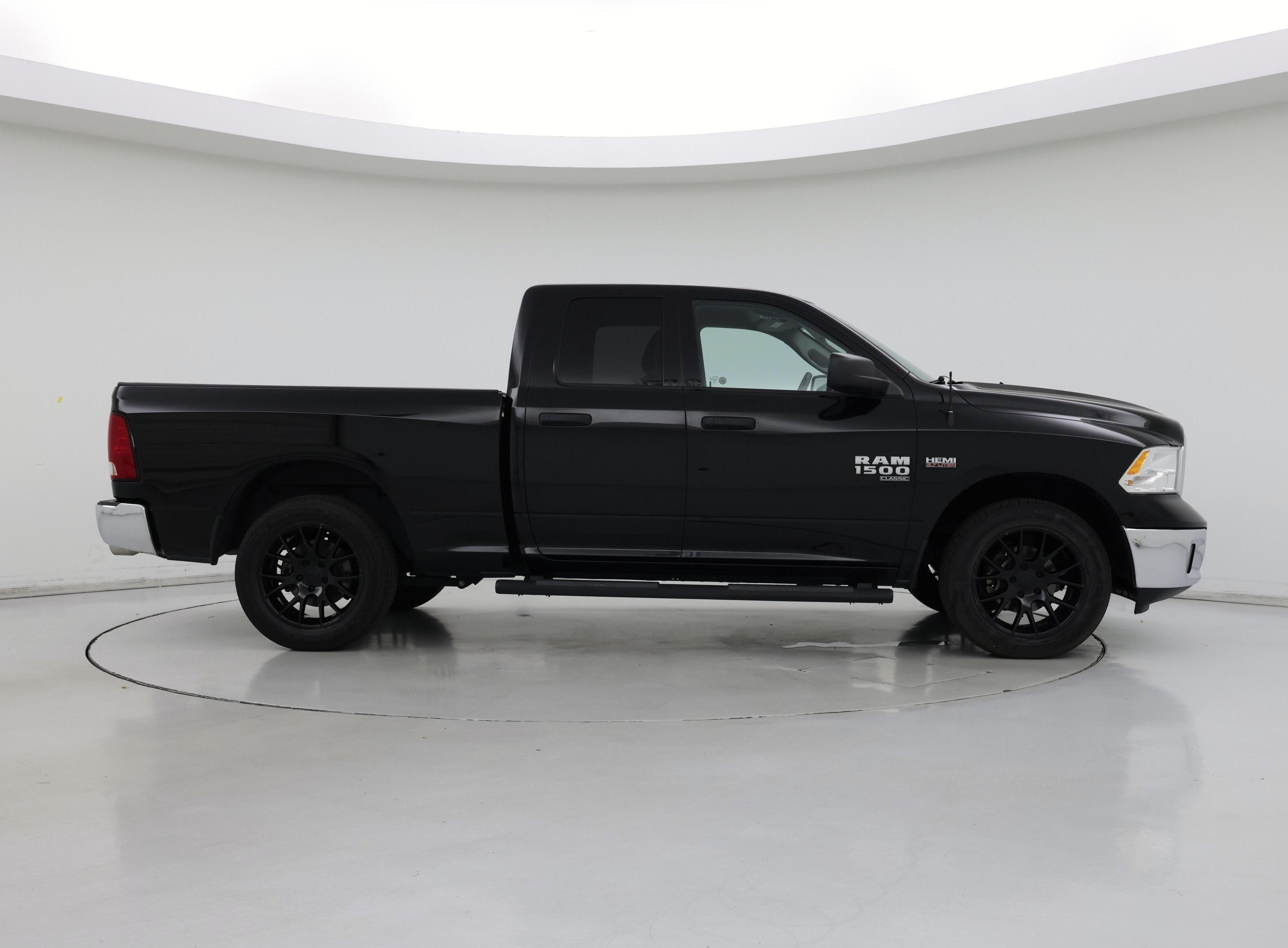 Thumbnail: 2019 RAM 1500 Classic - 7