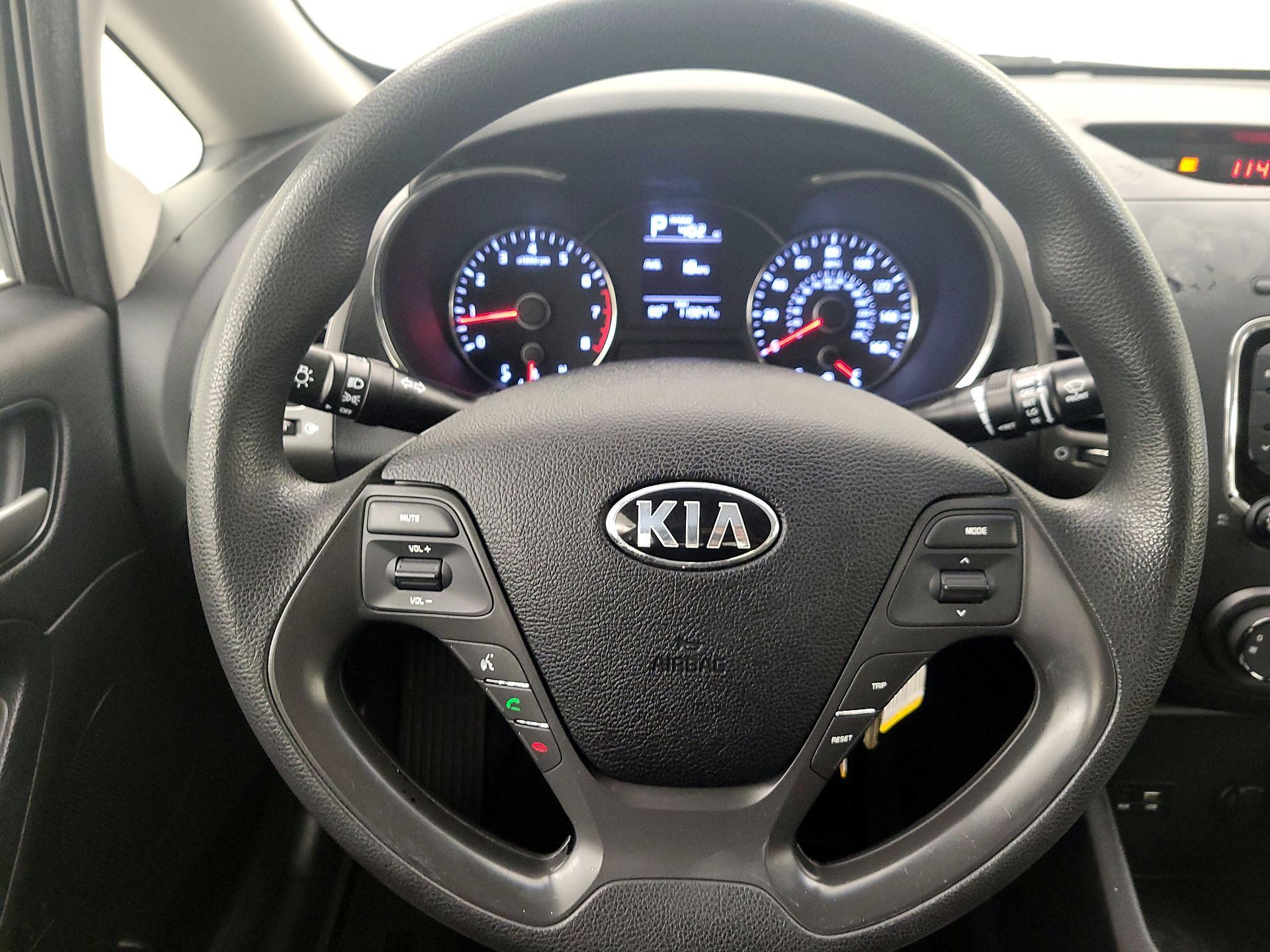 Thumbnail: 2017 Kia Forte - 10