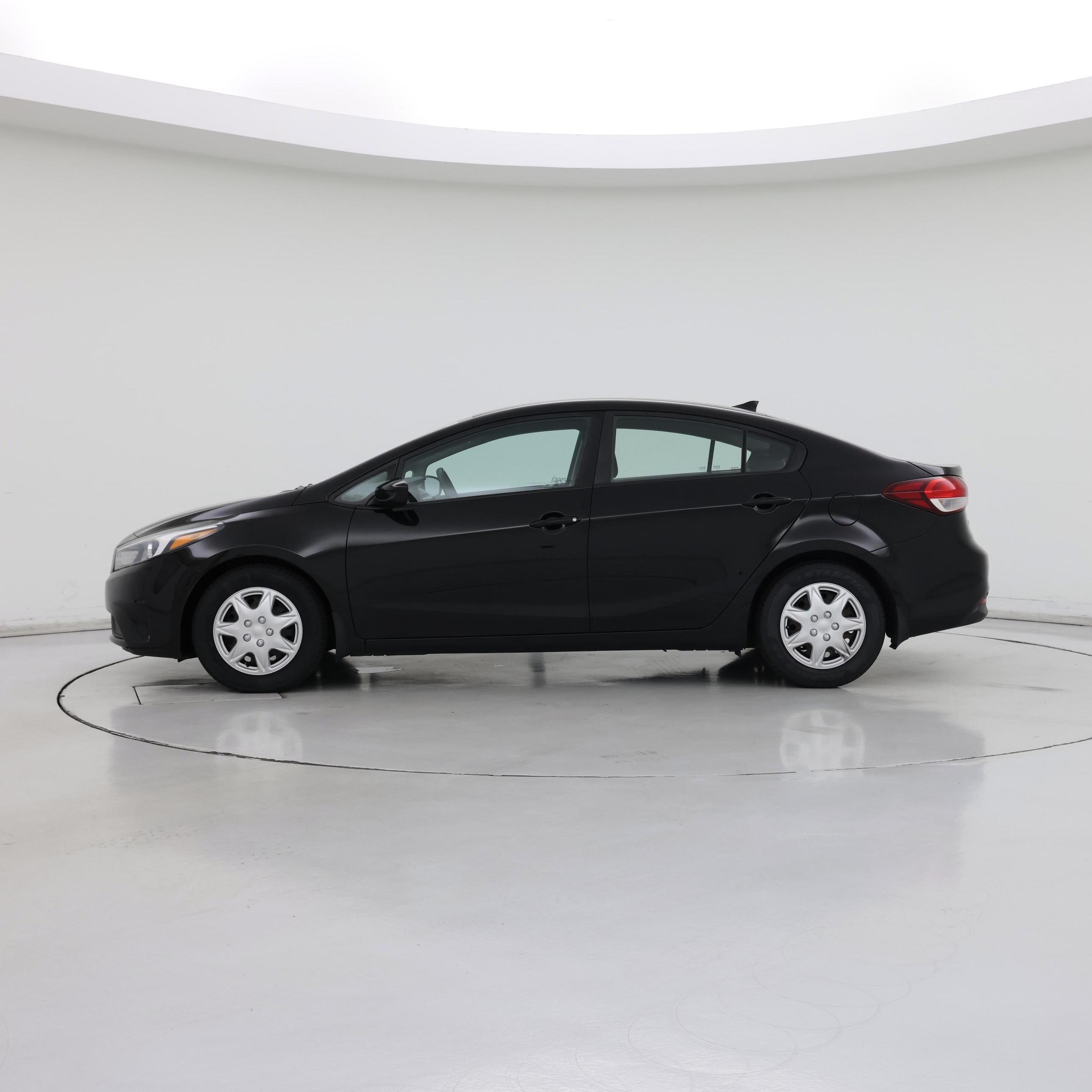 Thumbnail: 2017 Kia Forte - 3