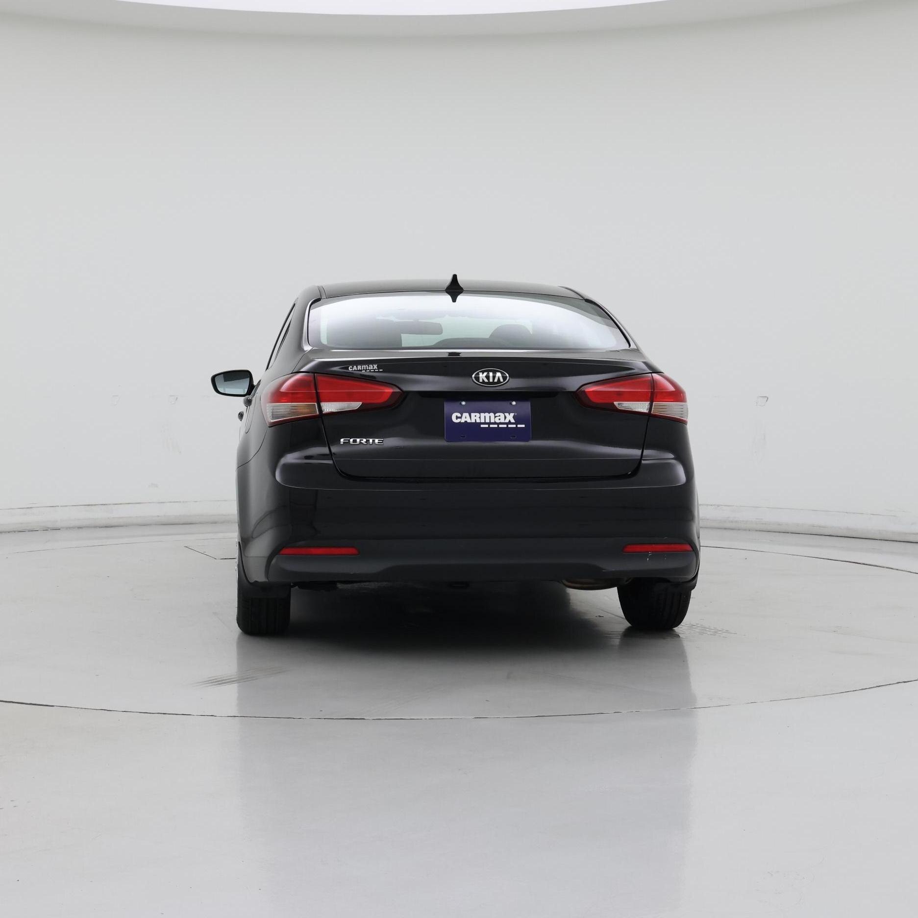 Thumbnail: 2017 Kia Forte - 6