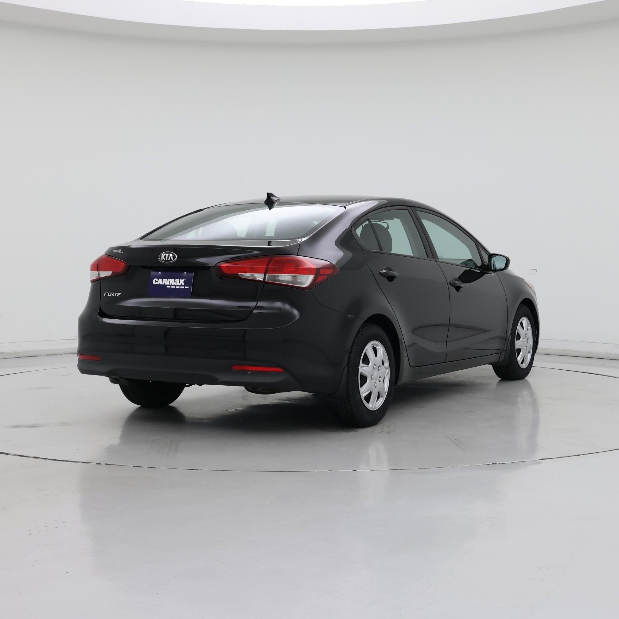 Thumbnail: 2017 Kia Forte - 8