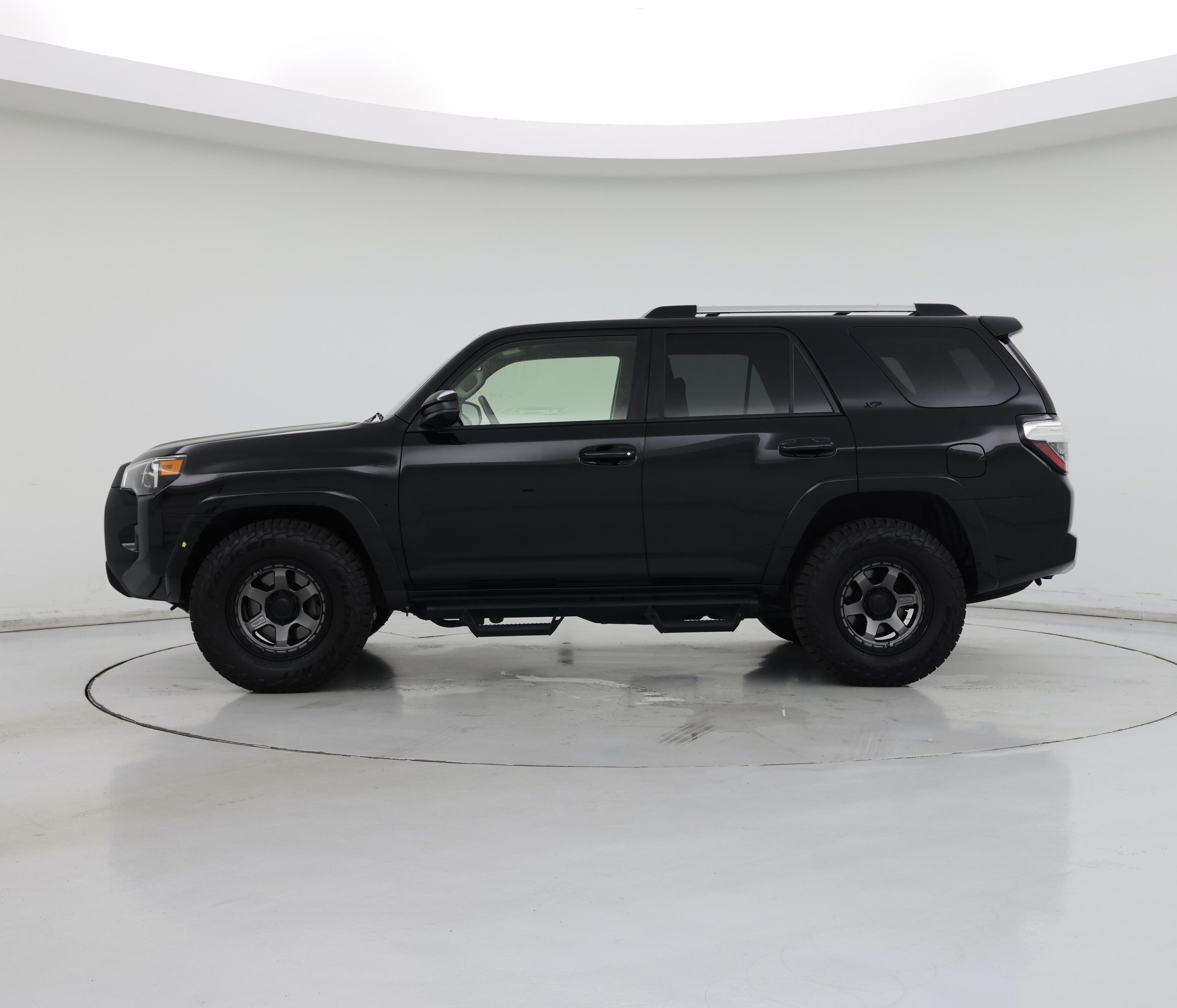 Thumbnail: 2021 Toyota 4Runner - 3