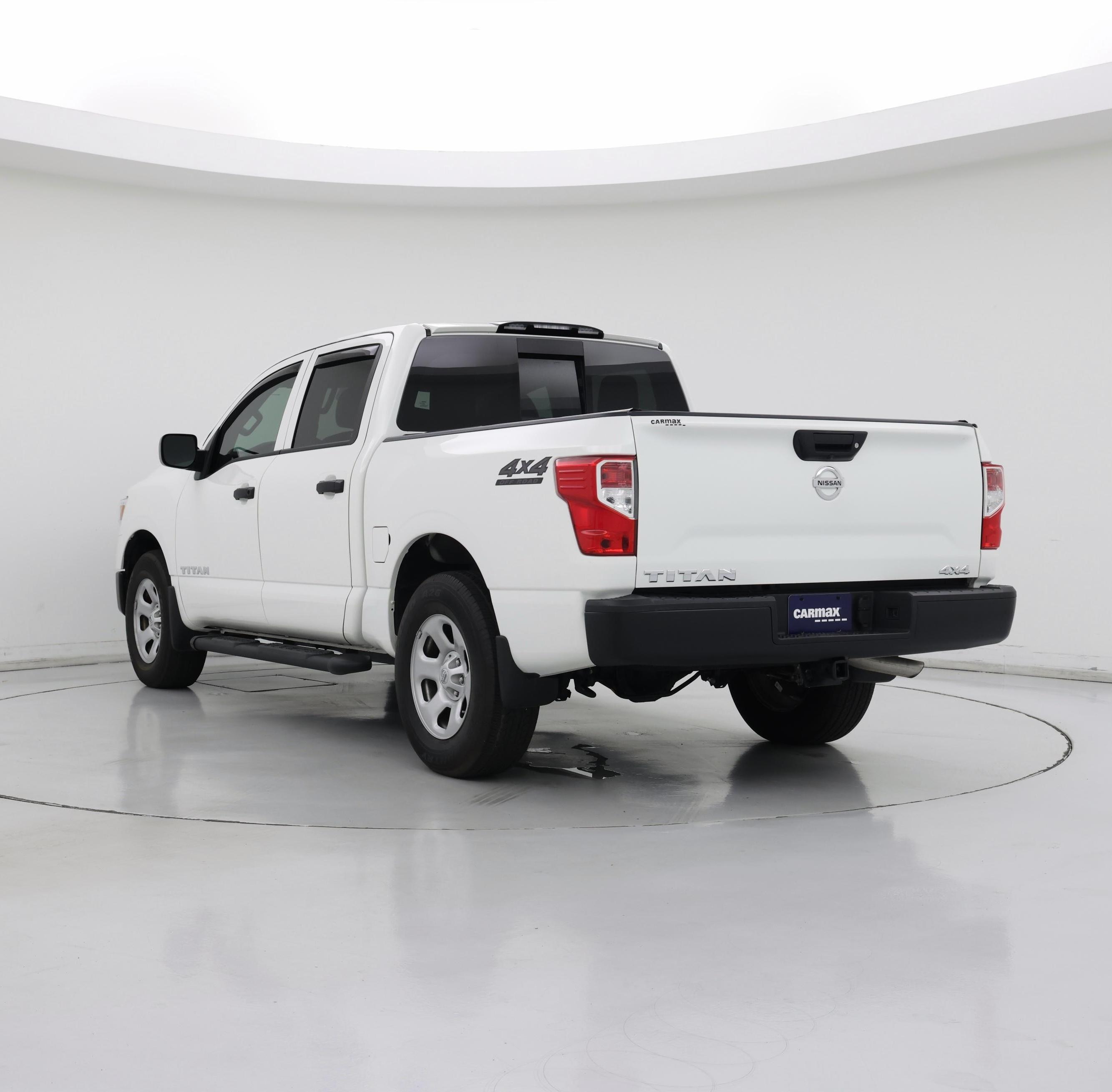 Thumbnail: 2019 Nissan Titan - 2