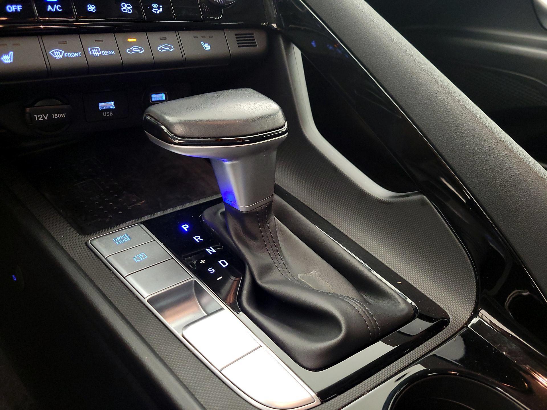 Thumbnail: 2022 Hyundai Elantra - 18