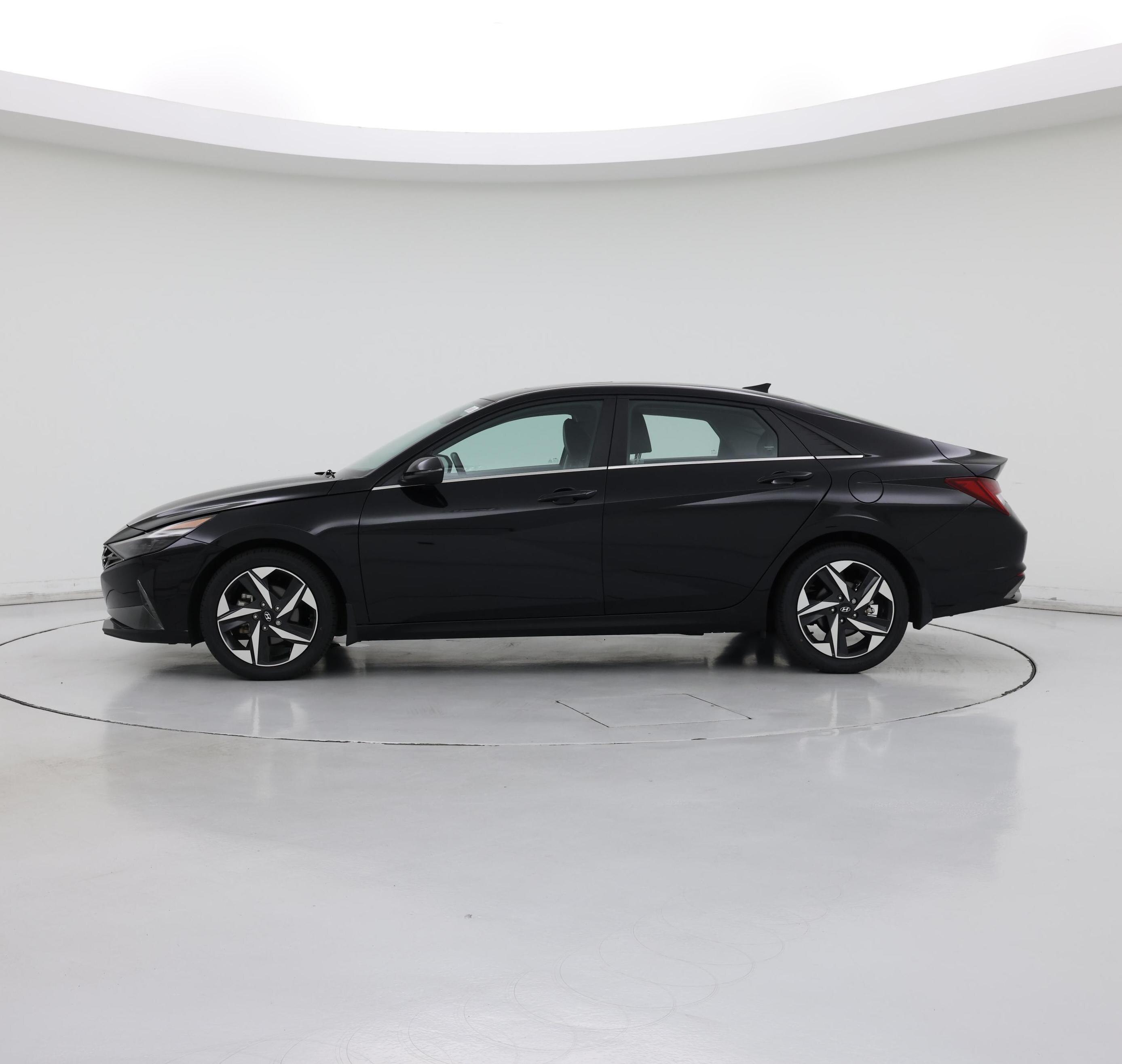 Thumbnail: 2022 Hyundai Elantra - 3