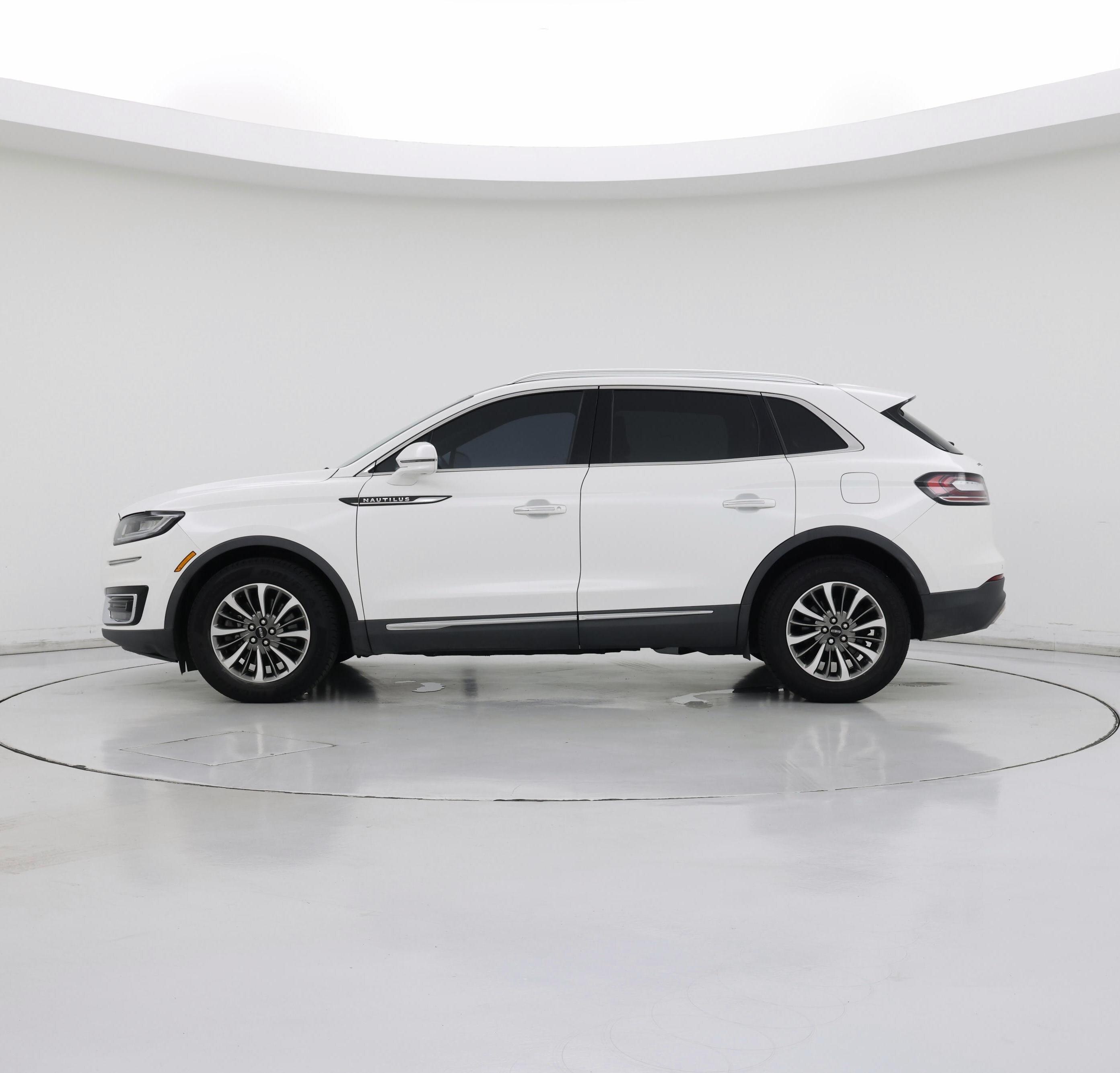 Thumbnail: 2020 Lincoln Nautilus - 3