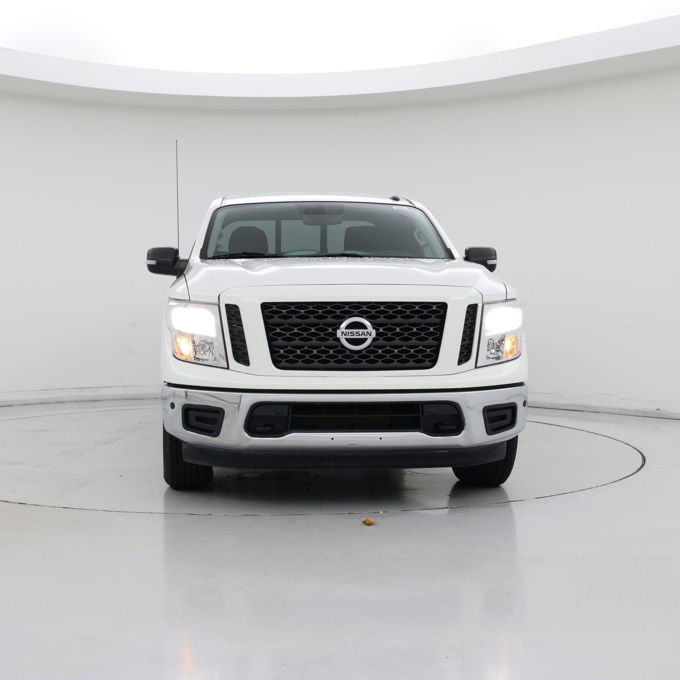 Thumbnail: 2019 Nissan Titan - 5