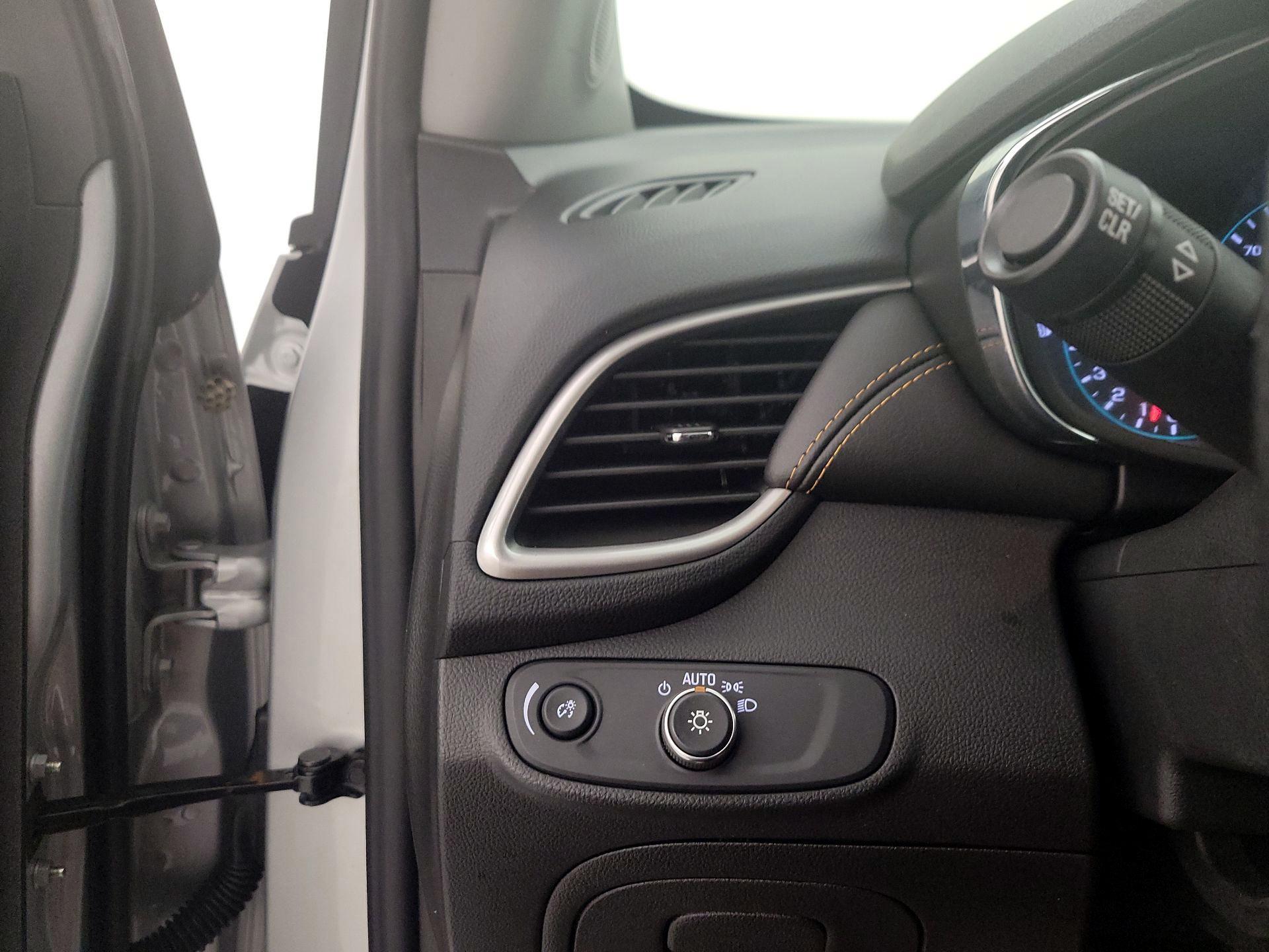 Thumbnail: 2020 Chevrolet Trax - 13