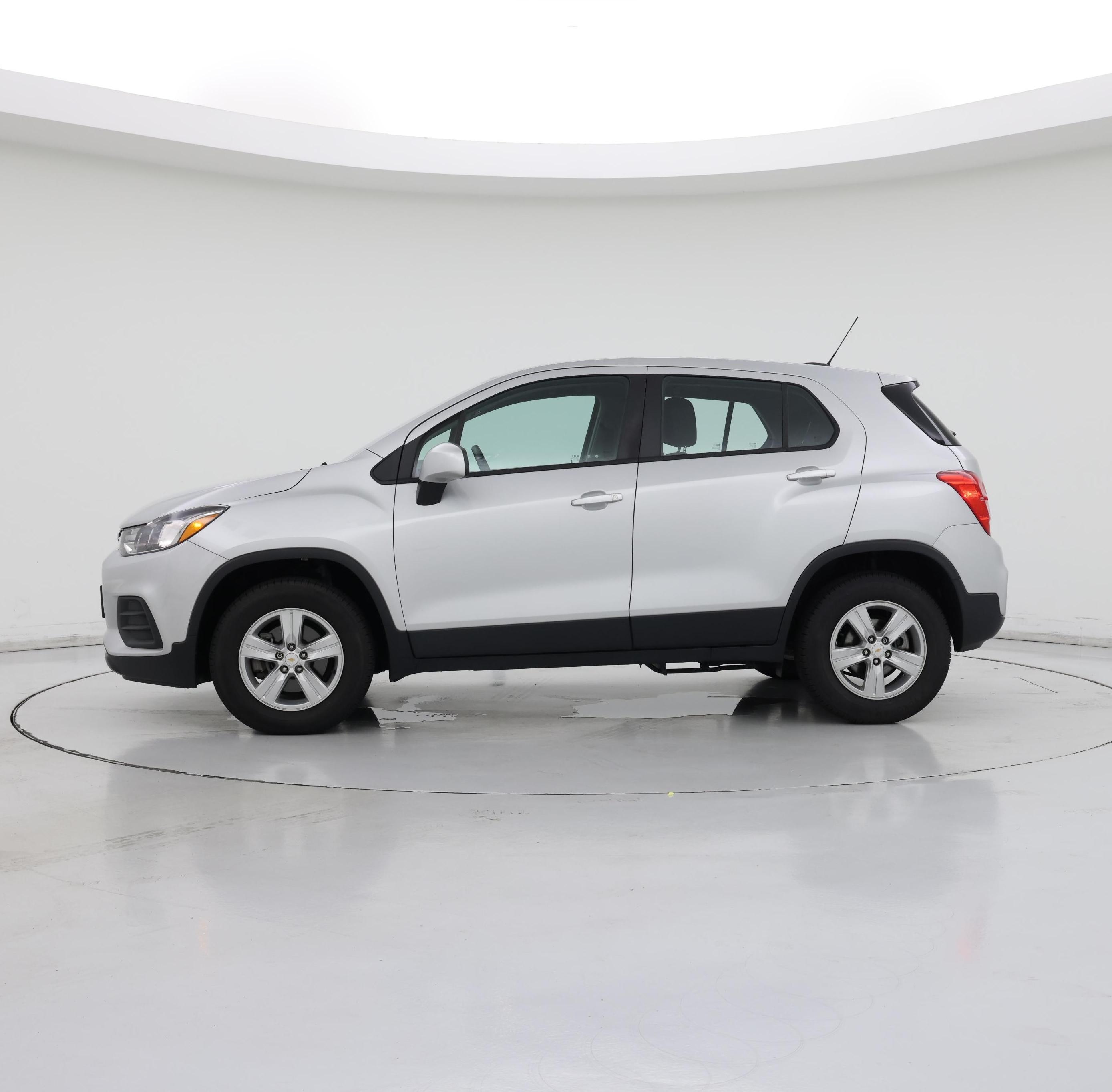 Thumbnail: 2020 Chevrolet Trax - 3