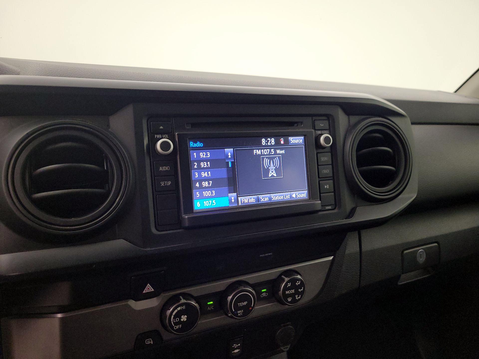 Thumbnail: 2019 Toyota Tacoma - 15