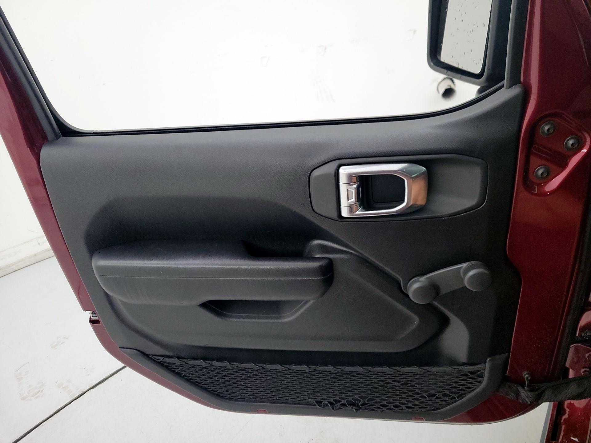 Thumbnail: 2021 Jeep Gladiator - 12