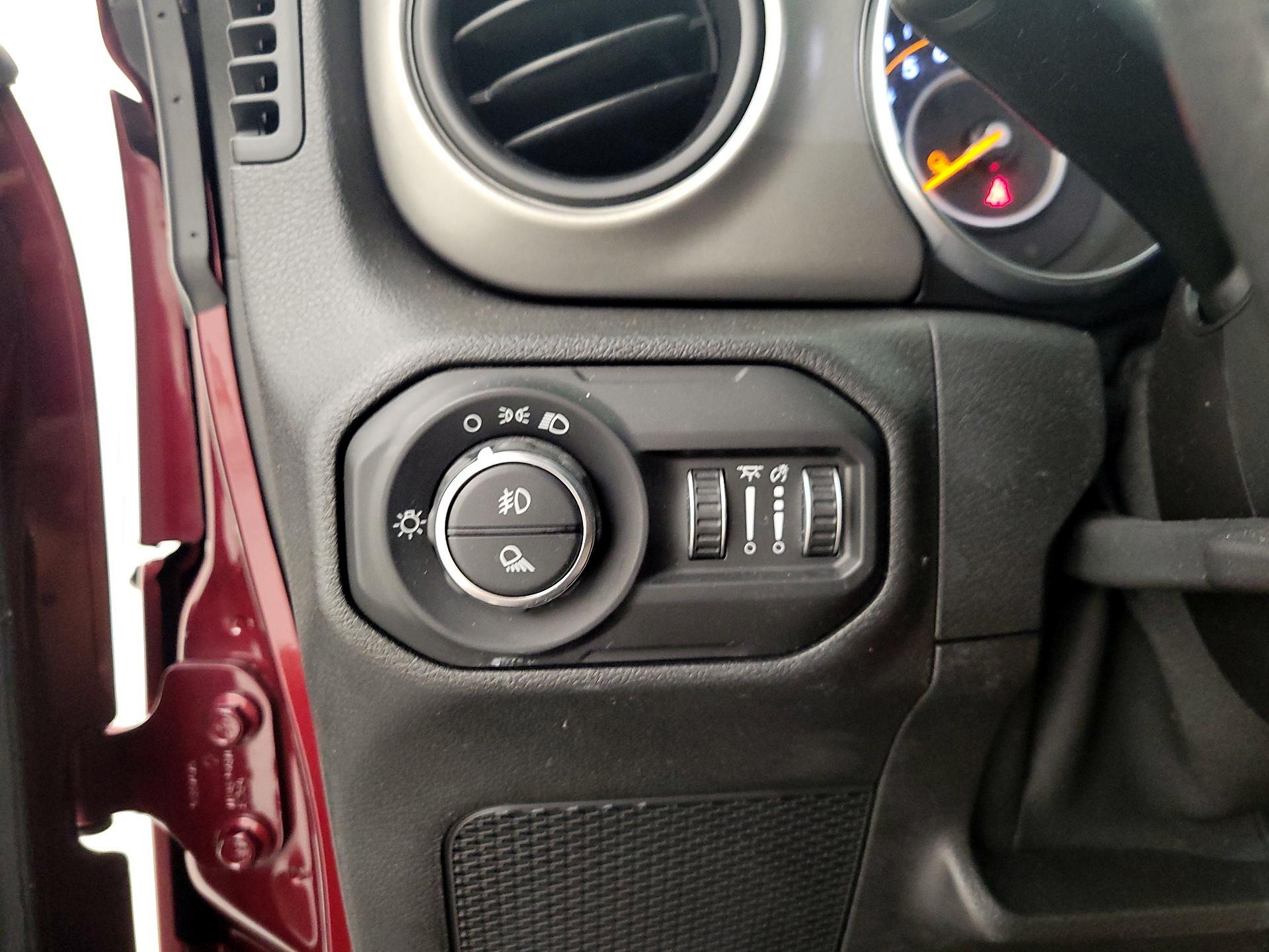 Thumbnail: 2021 Jeep Gladiator - 13