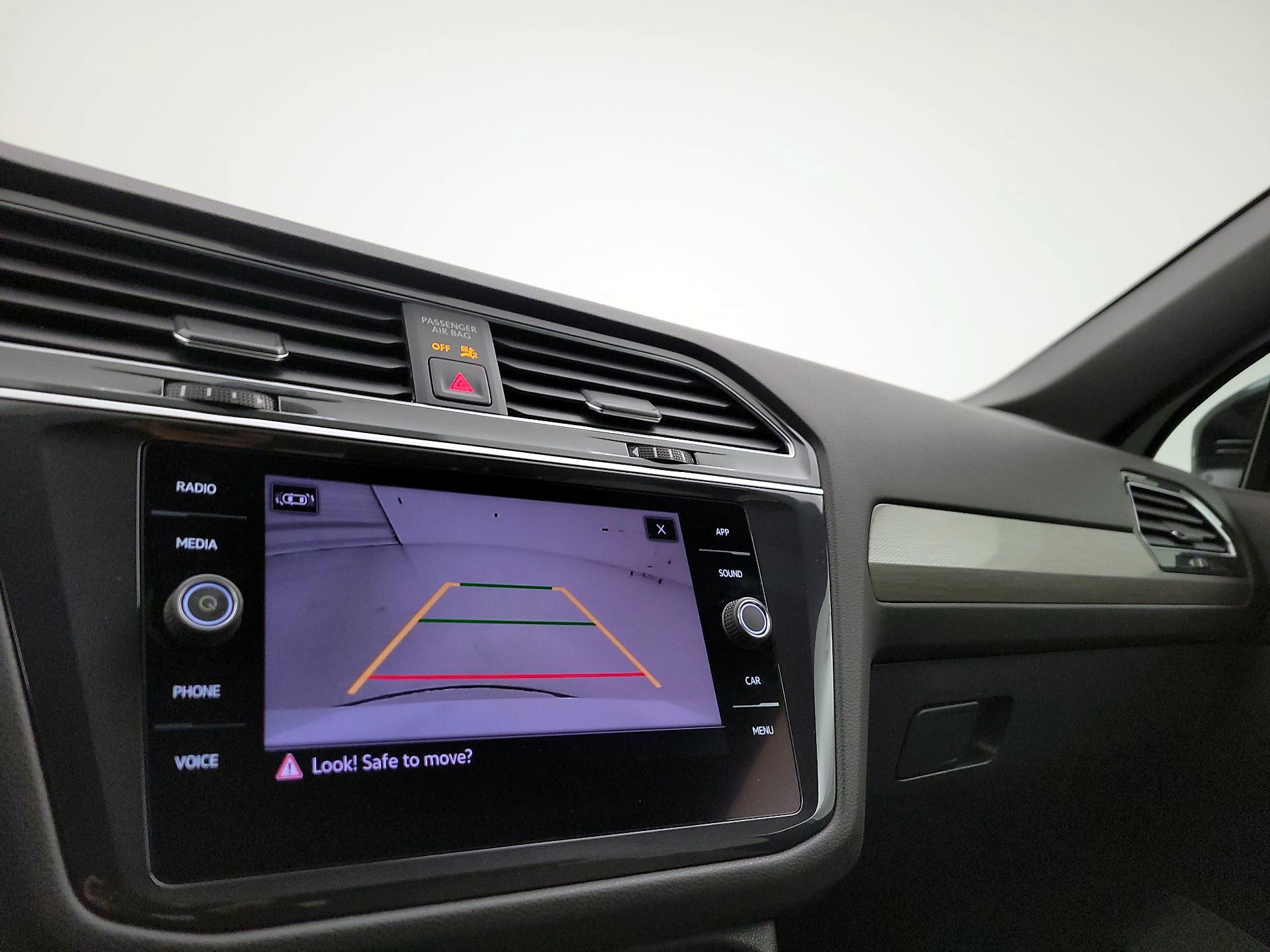 Thumbnail: 2021 Volkswagen Tiguan - 14
