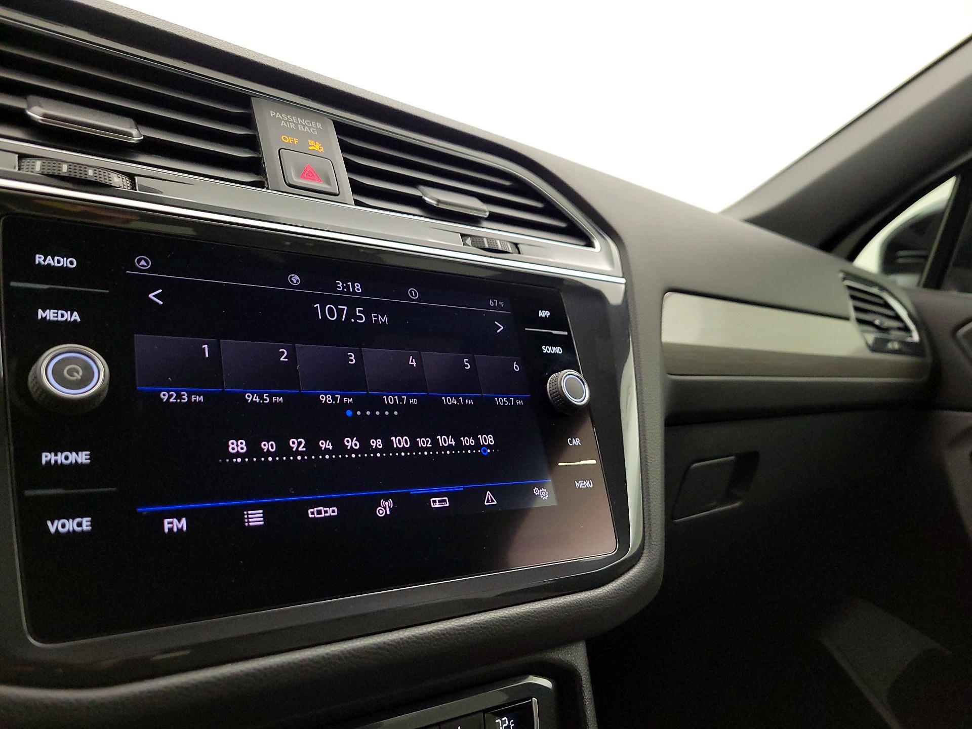 Thumbnail: 2021 Volkswagen Tiguan - 15