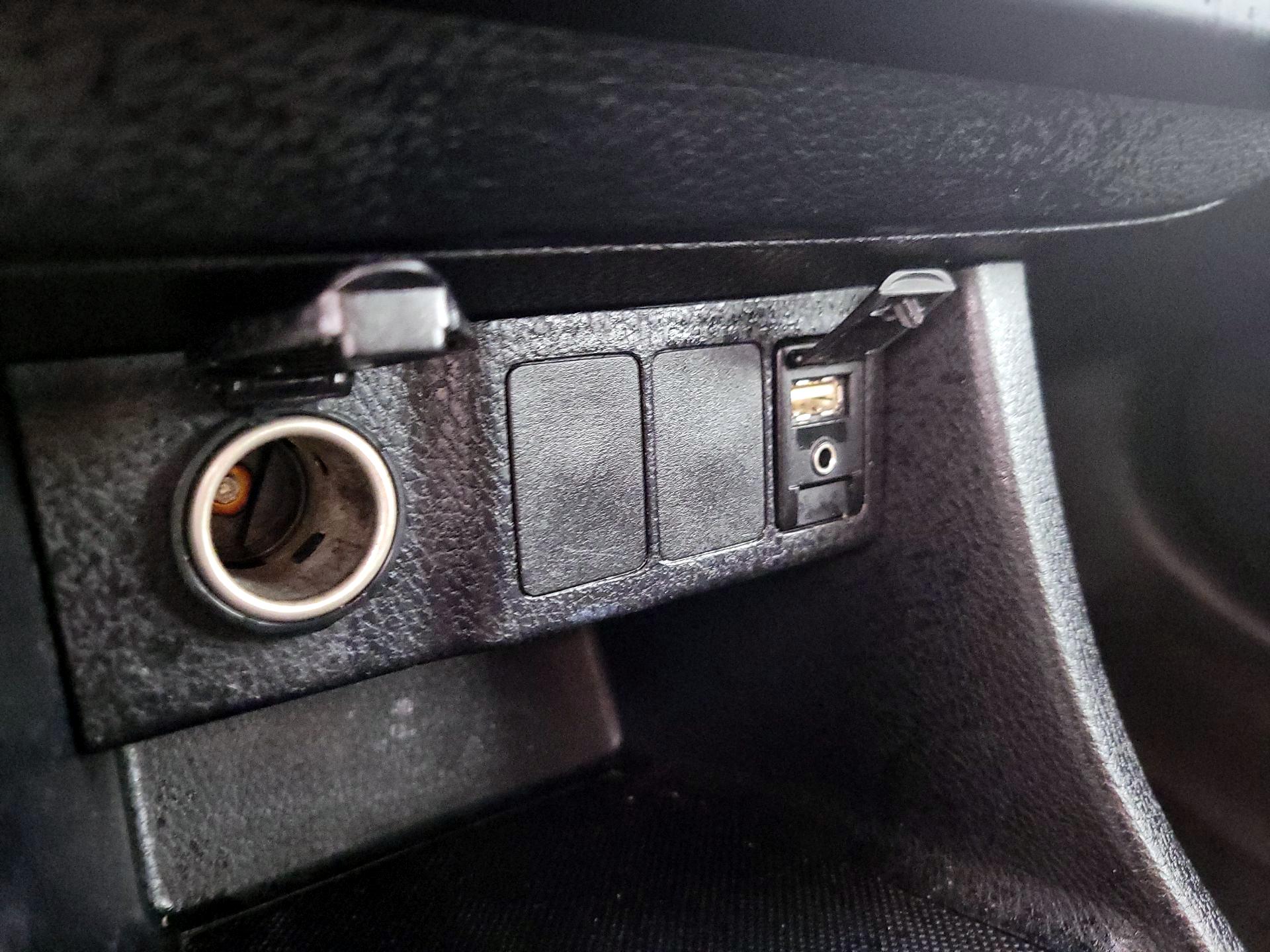 Thumbnail: 2014 Toyota Corolla - 18