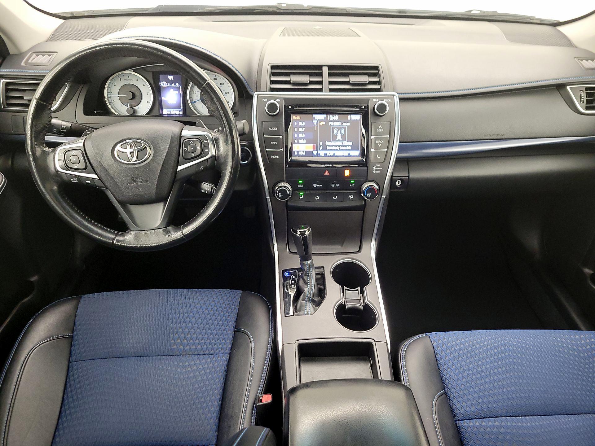 Thumbnail: 2016 Toyota Camry - 9