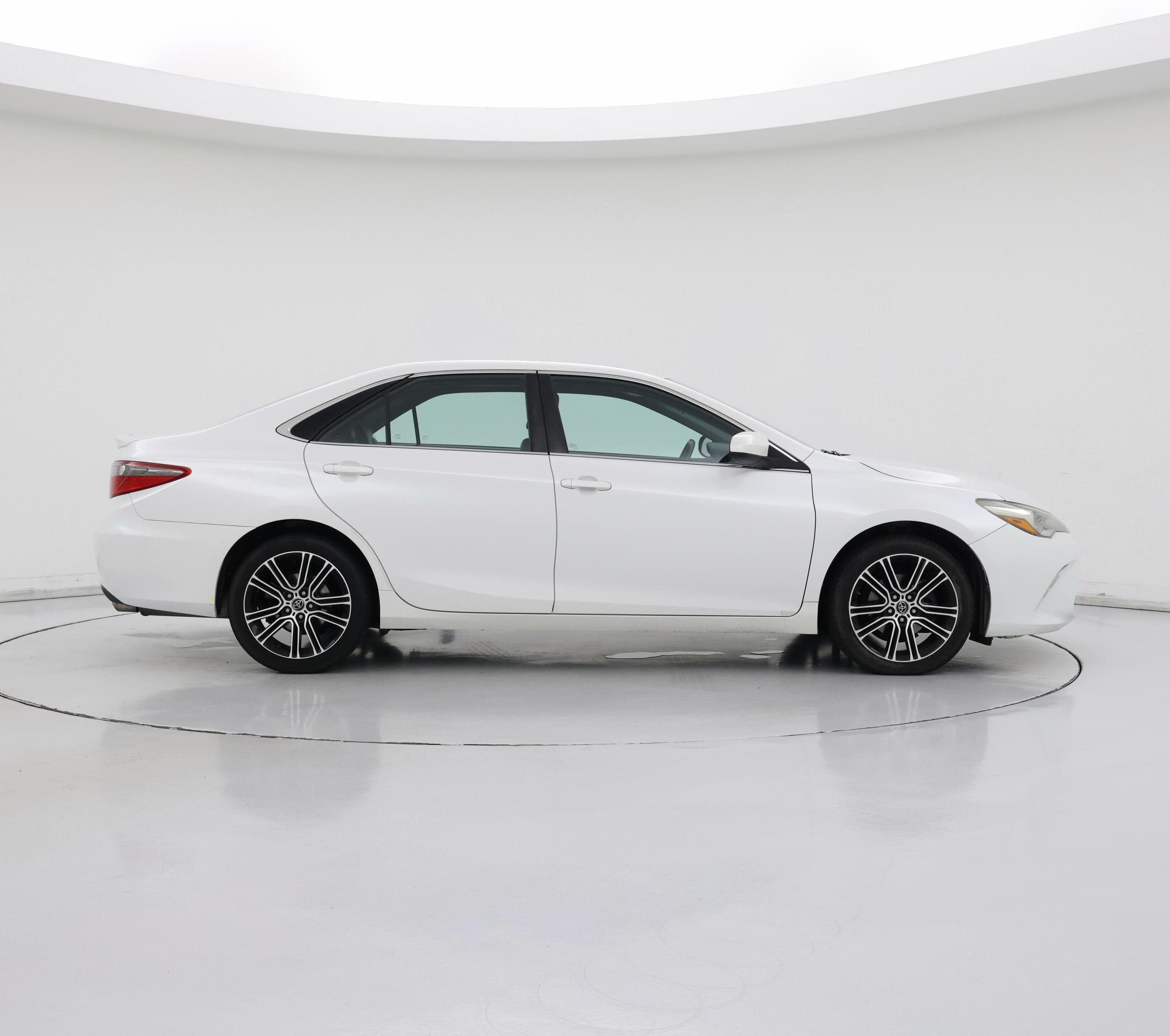 Thumbnail: 2016 Toyota Camry - 7