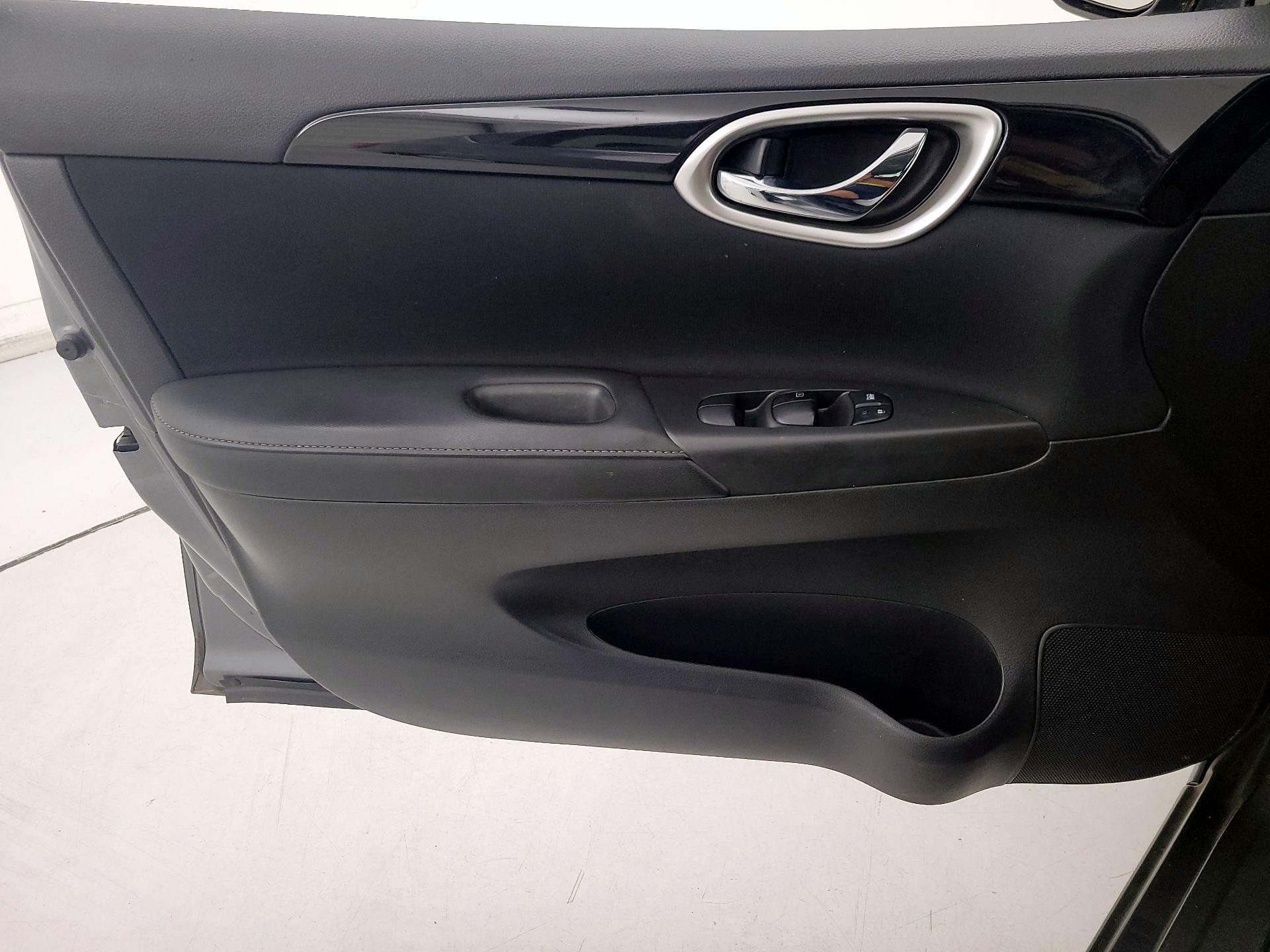 Thumbnail: 2019 Nissan Sentra - 12