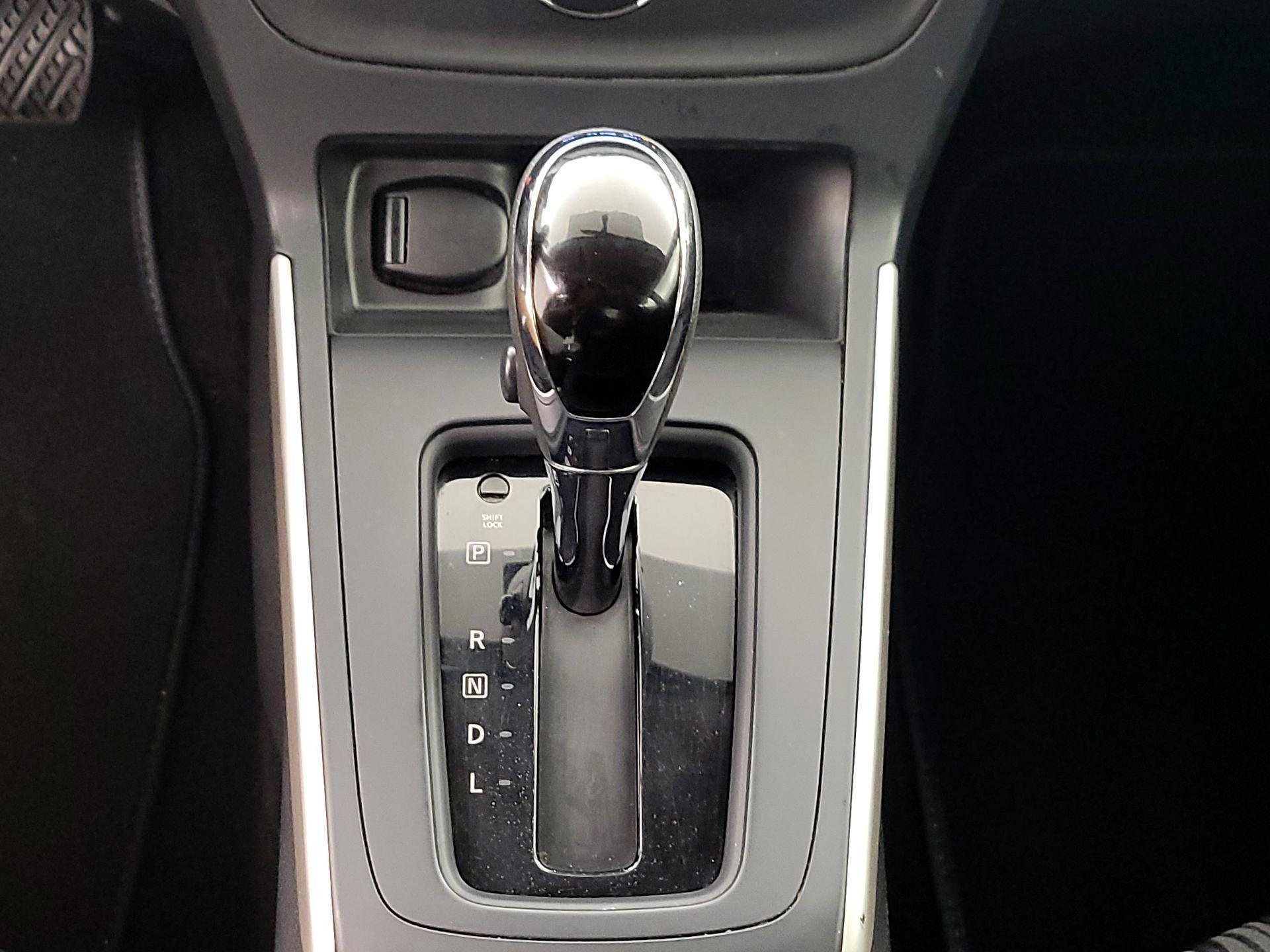Thumbnail: 2019 Nissan Sentra - 17
