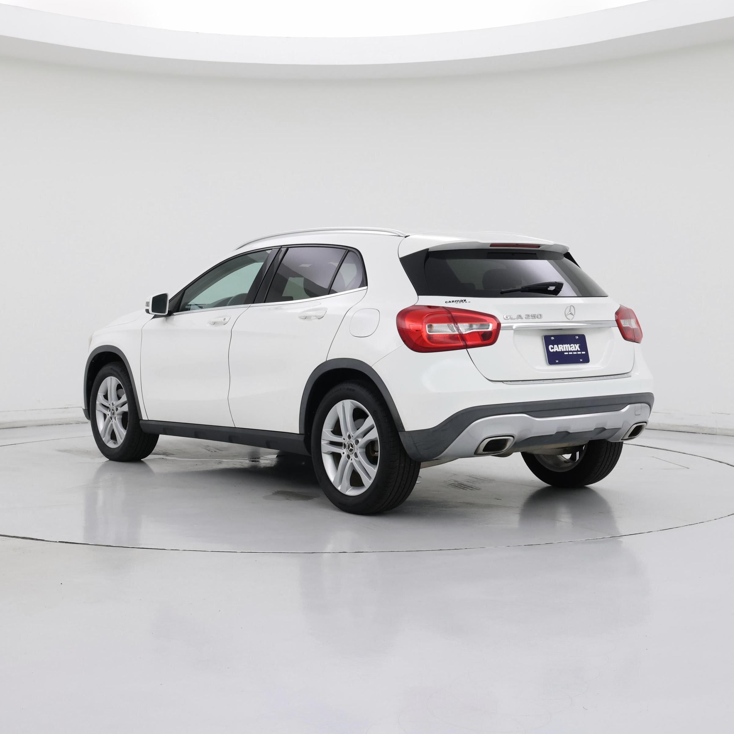 Thumbnail: 2018 Mercedes-Benz GLA - 2