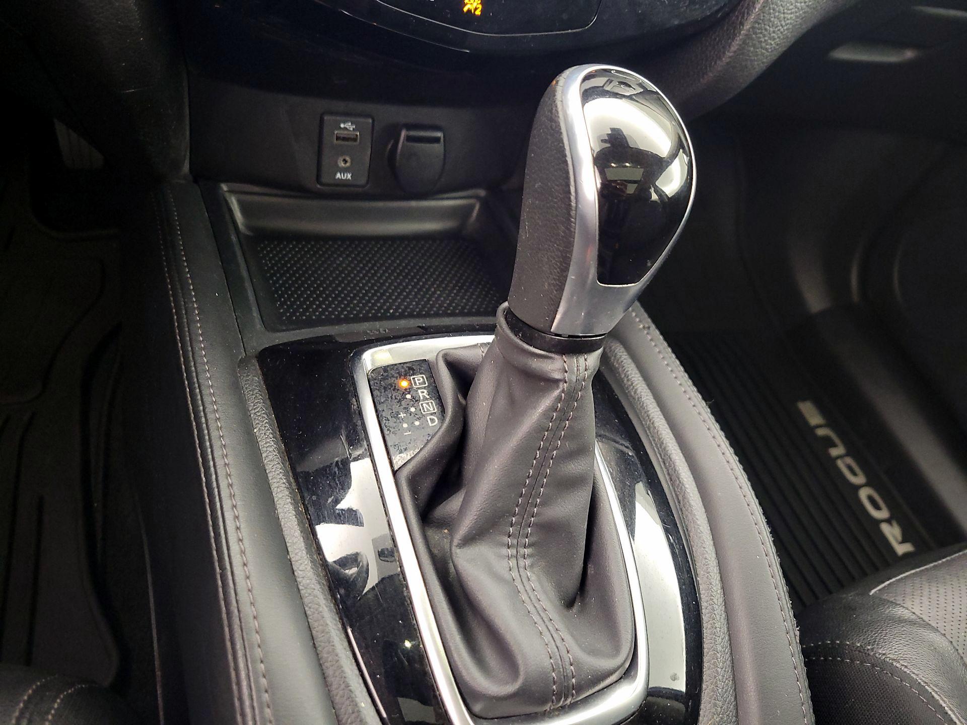 Thumbnail: 2017 Nissan Rogue - 18