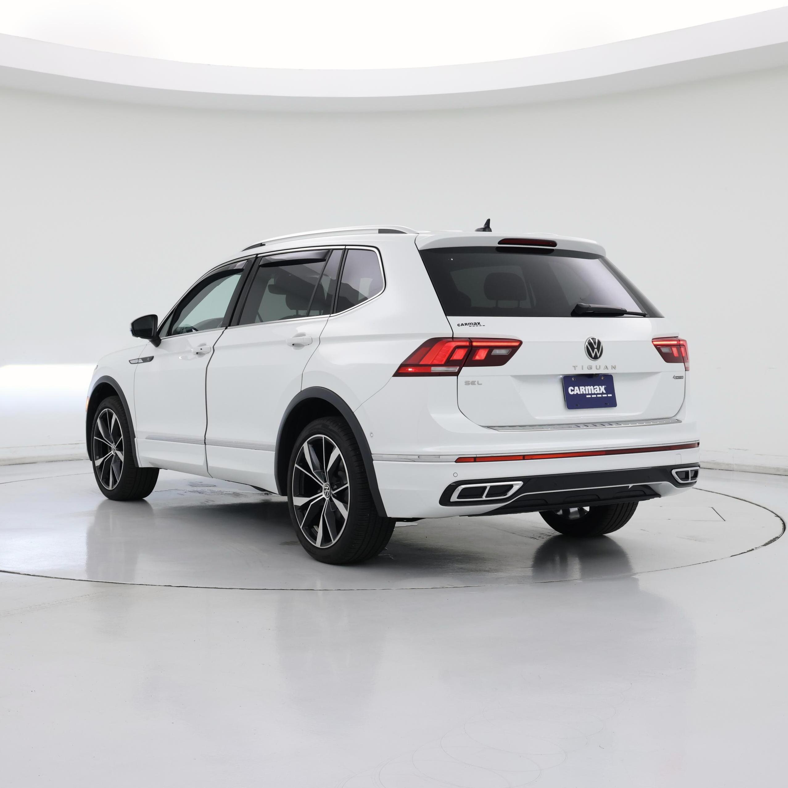 Thumbnail: 2022 Volkswagen Tiguan - 2