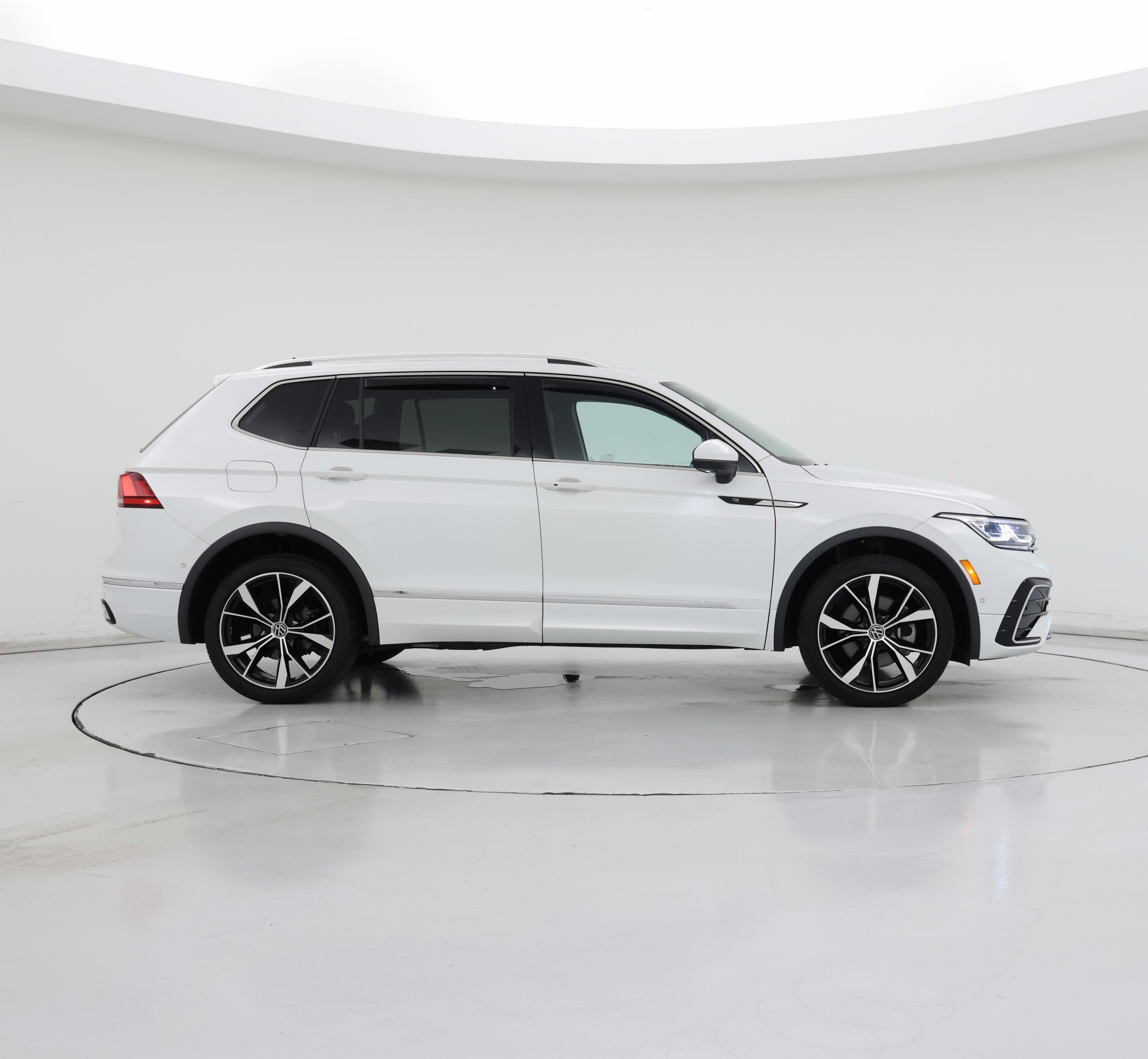 Thumbnail: 2022 Volkswagen Tiguan - 7