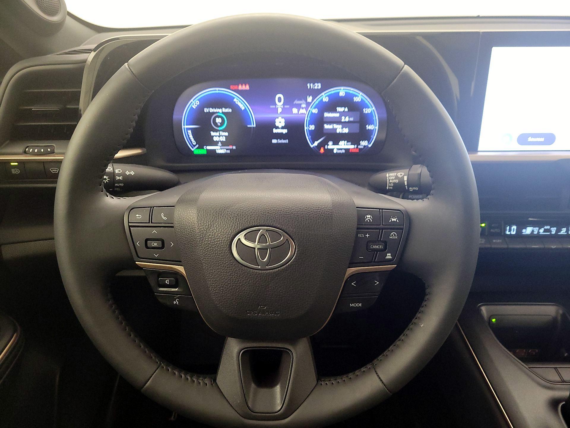 Thumbnail: 2023 Toyota Crown - 10