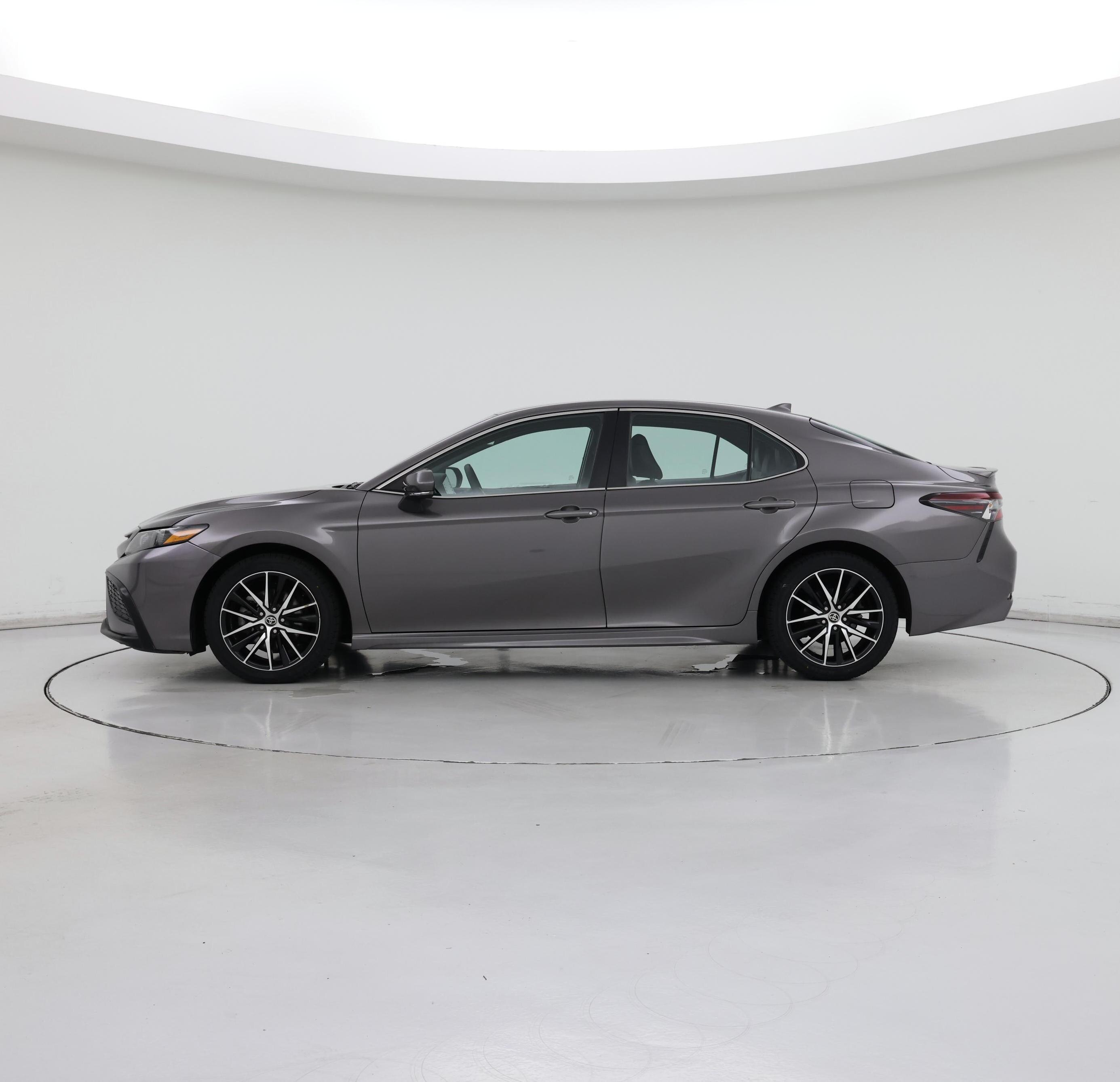 Thumbnail: 2022 Toyota Camry - 3