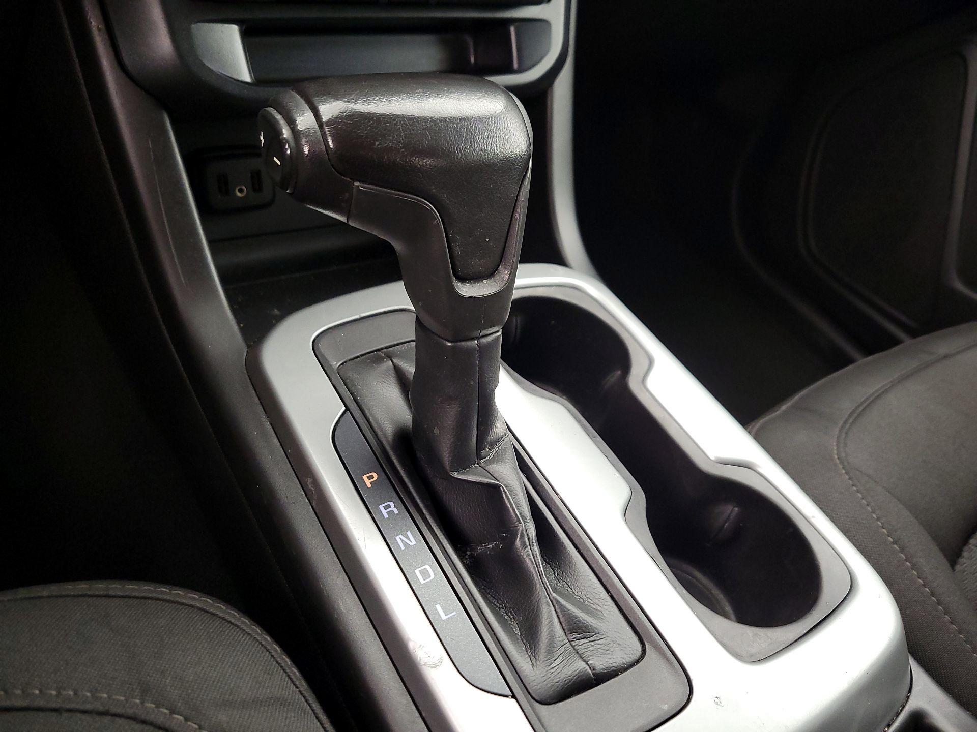 Thumbnail: 2019 Chevrolet Colorado - 17