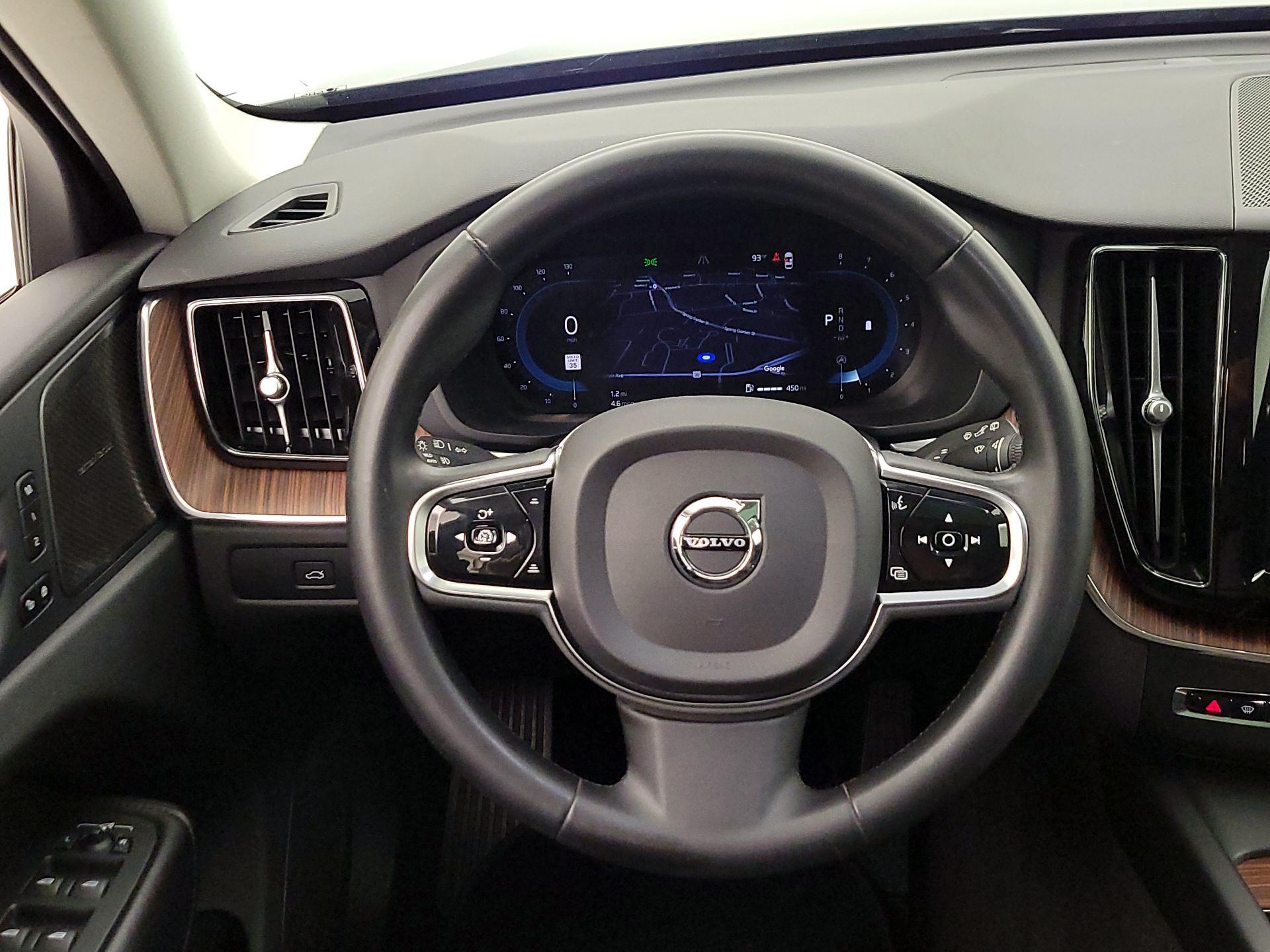 Thumbnail: 2023 Volvo XC60 - 10