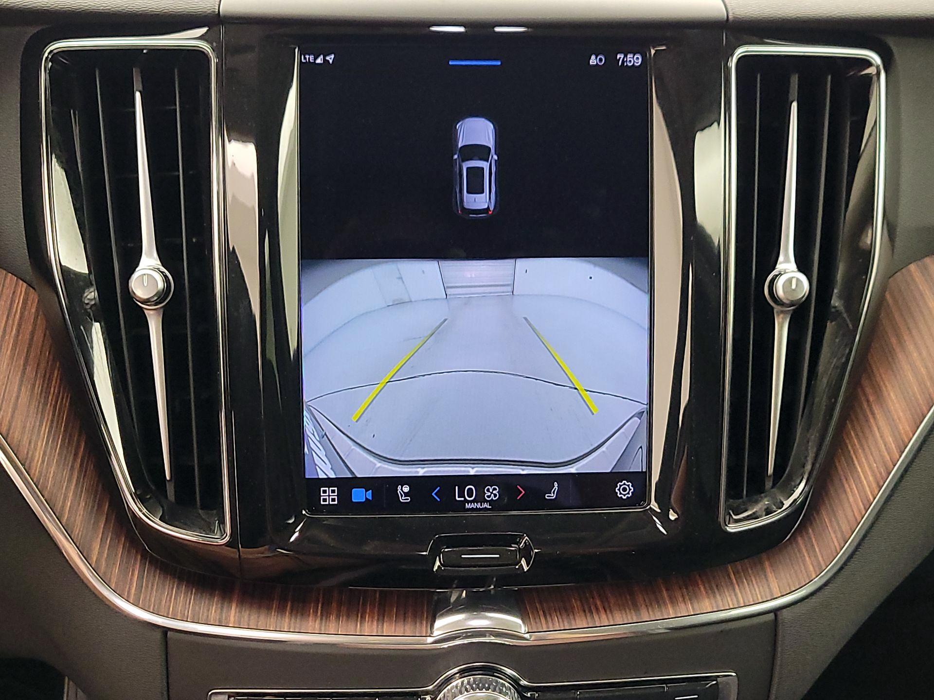 Thumbnail: 2023 Volvo XC60 - 15