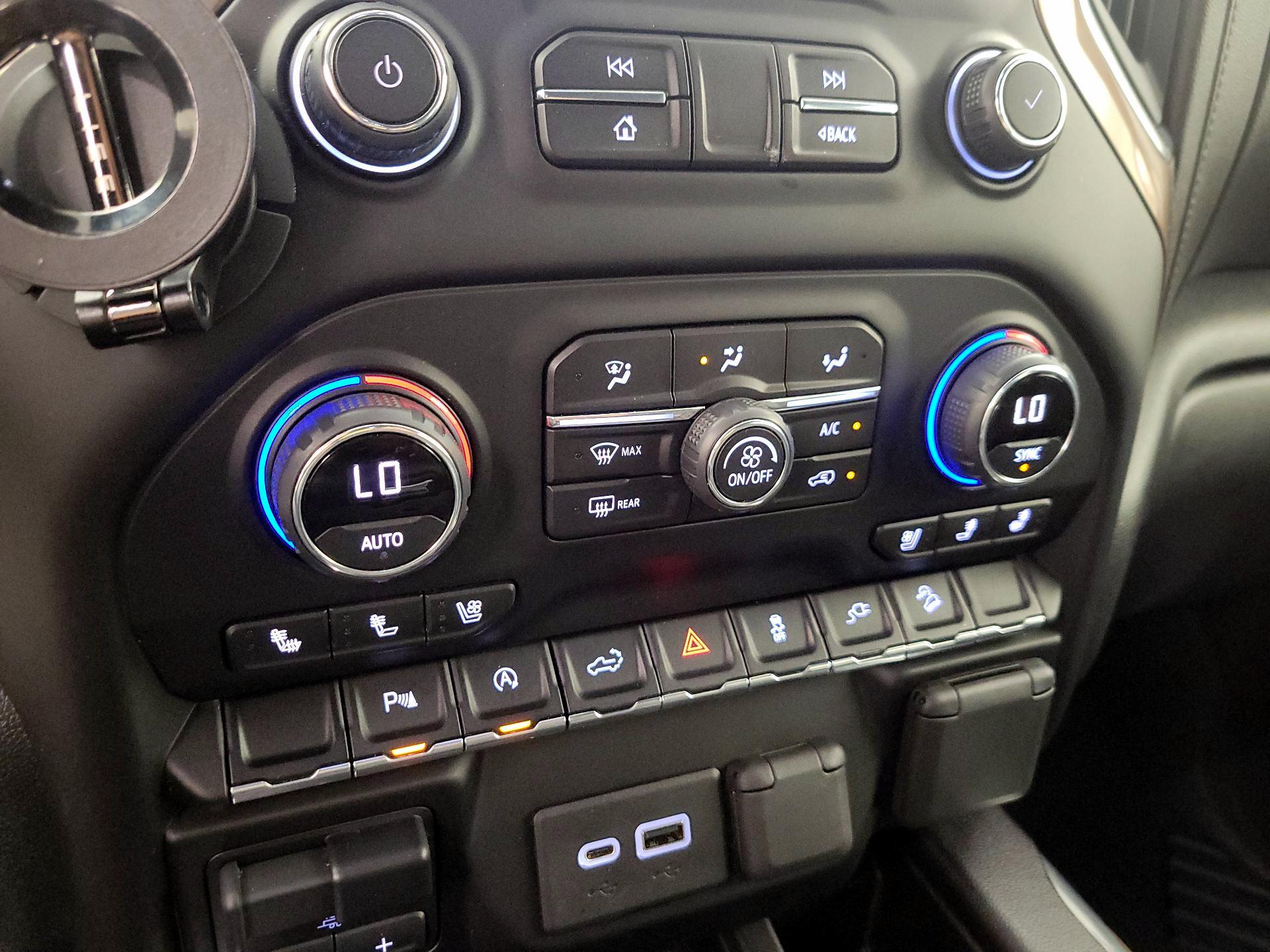 Thumbnail: 2020 Chevrolet Silverado 1500 - 17